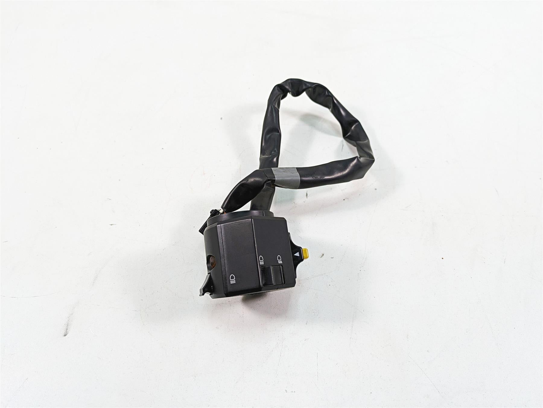 2008 Buell 1125 R Left Hand Turn Signal Blinker Horn Control Switch N0159.TB {{ shop.shopifyCountryName }} - Mototech271