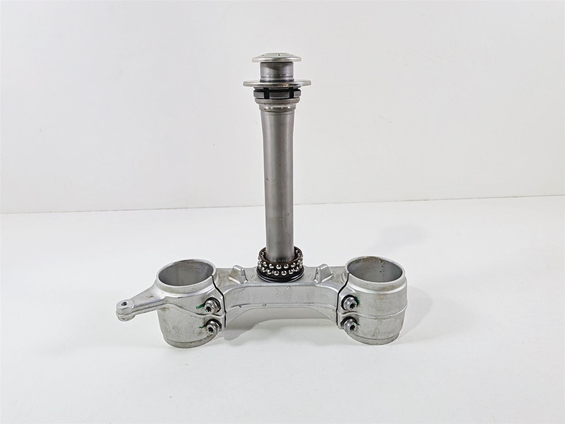 2023 BMW F850GS K81 Lower Triple Tree Steering Clamp 8565018 31428565020 {{ shop.shopifyCountryName }} - Mototech271