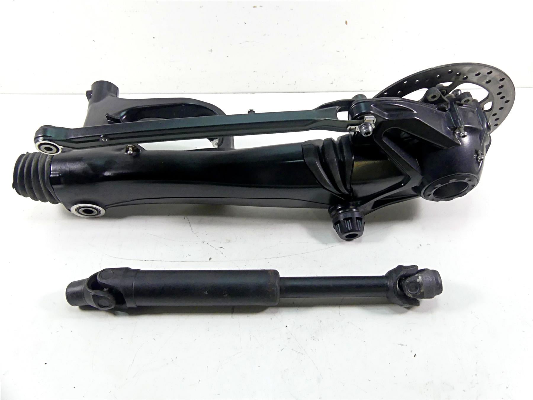 2016 BMW R1200GS Adv K51 Differential Drive Shaft Swingarm 32/11 33748536077 {{ shop.shopifyCountryName }} - Mototech271