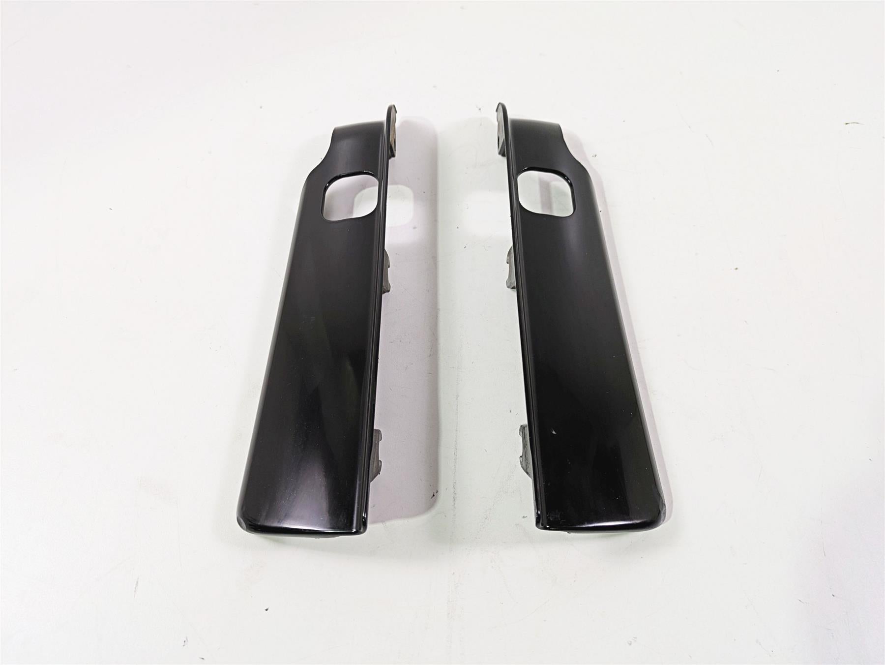 2007 Harley Touring FLHRSE CVO Road King Rear Fairing Wing Filler Set 91628-07
