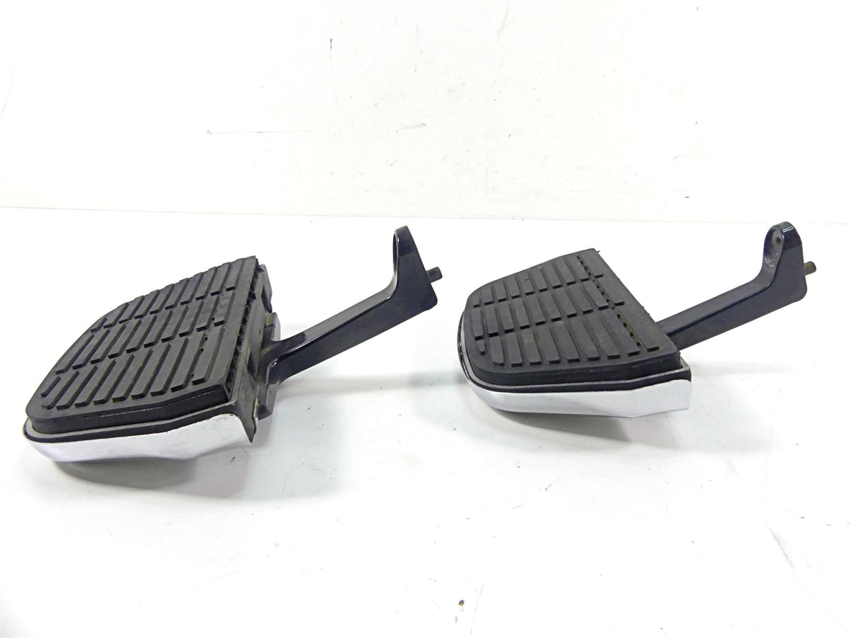 2004 Harley Touring FLHTCUI Electra Glide Passenger Floor Board Set 52719-93B {{ shop.shopifyCountryName }} - Mototech271