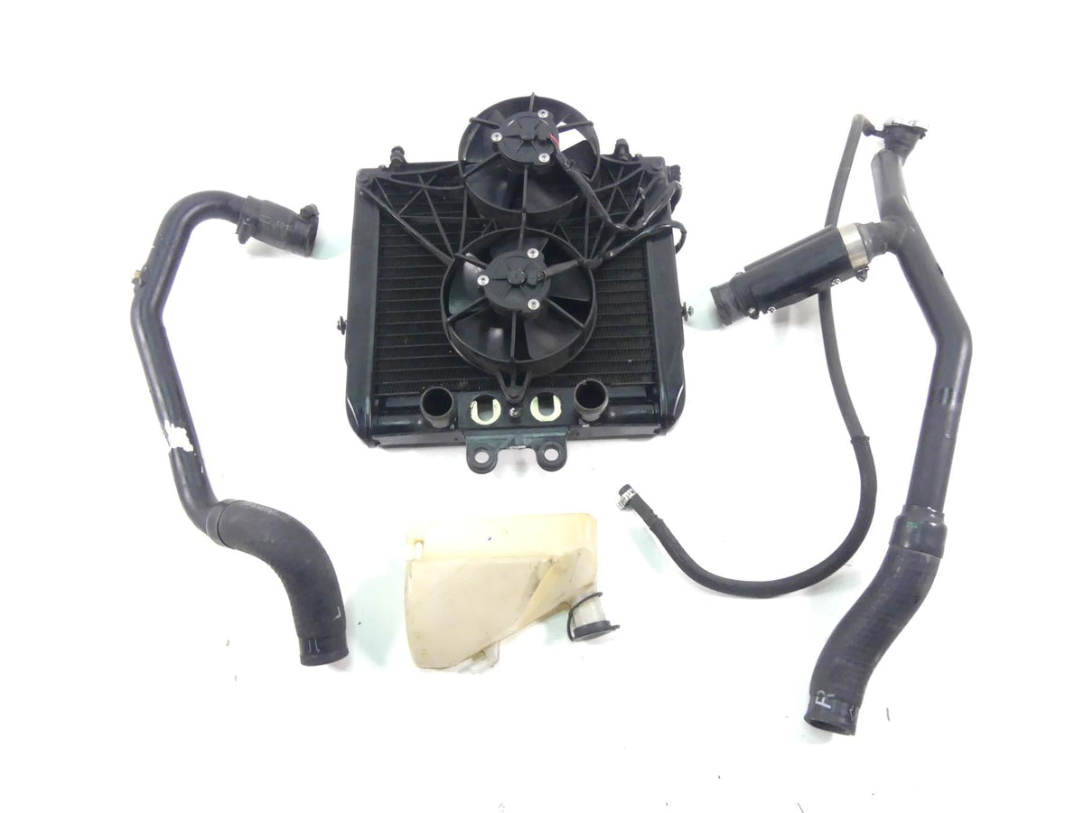 2005 Harley VRSCSE CVO V-Rod Radiator Fans Reservoir Hoses 26722-04 {{ shop.shopifyCountryName }} - Mototech271