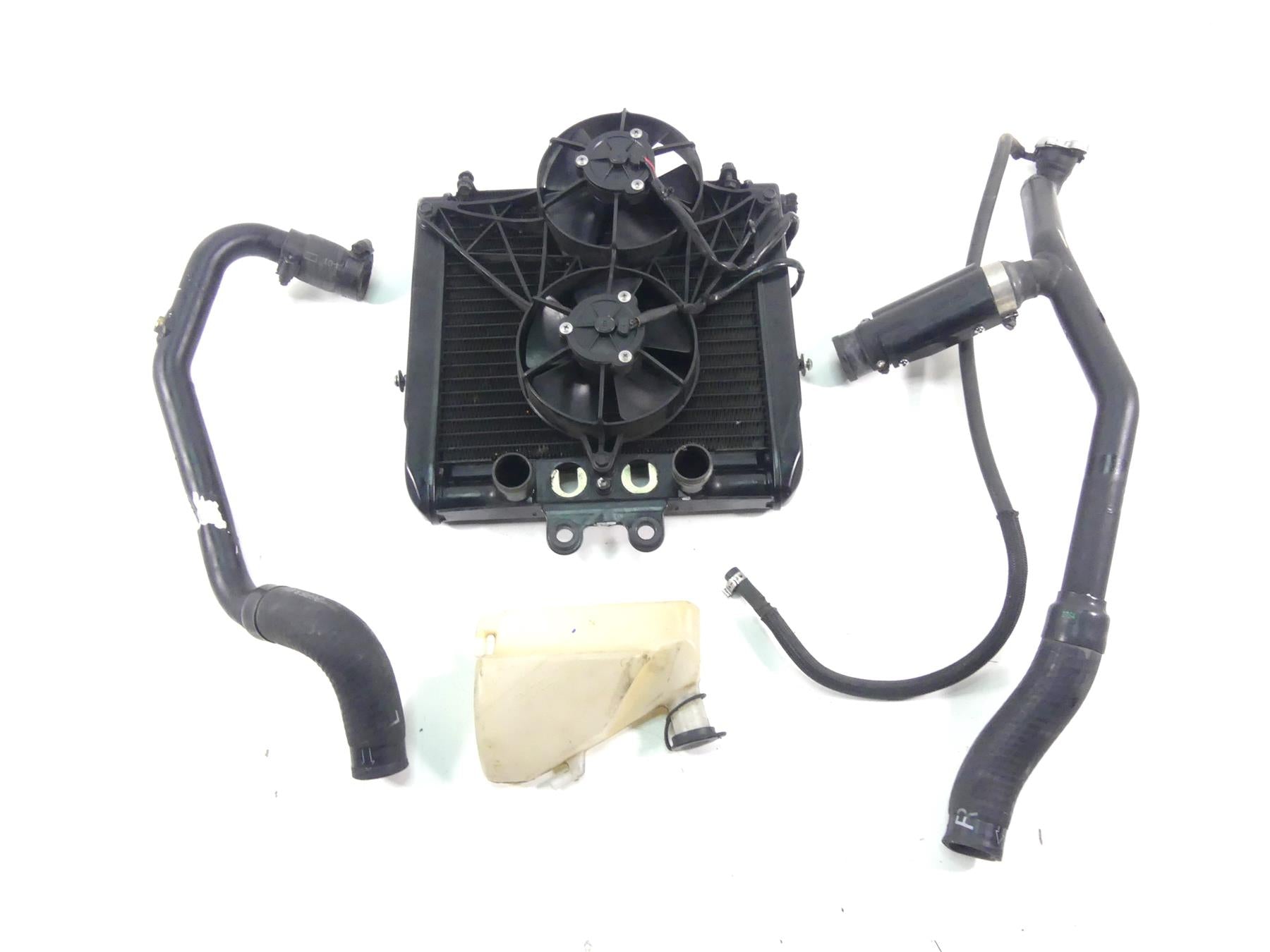 2005 Harley VRSCSE CVO V-Rod Radiator Fans Reservoir Hoses 26722-04 {{ shop.shopifyCountryName }} - Mototech271