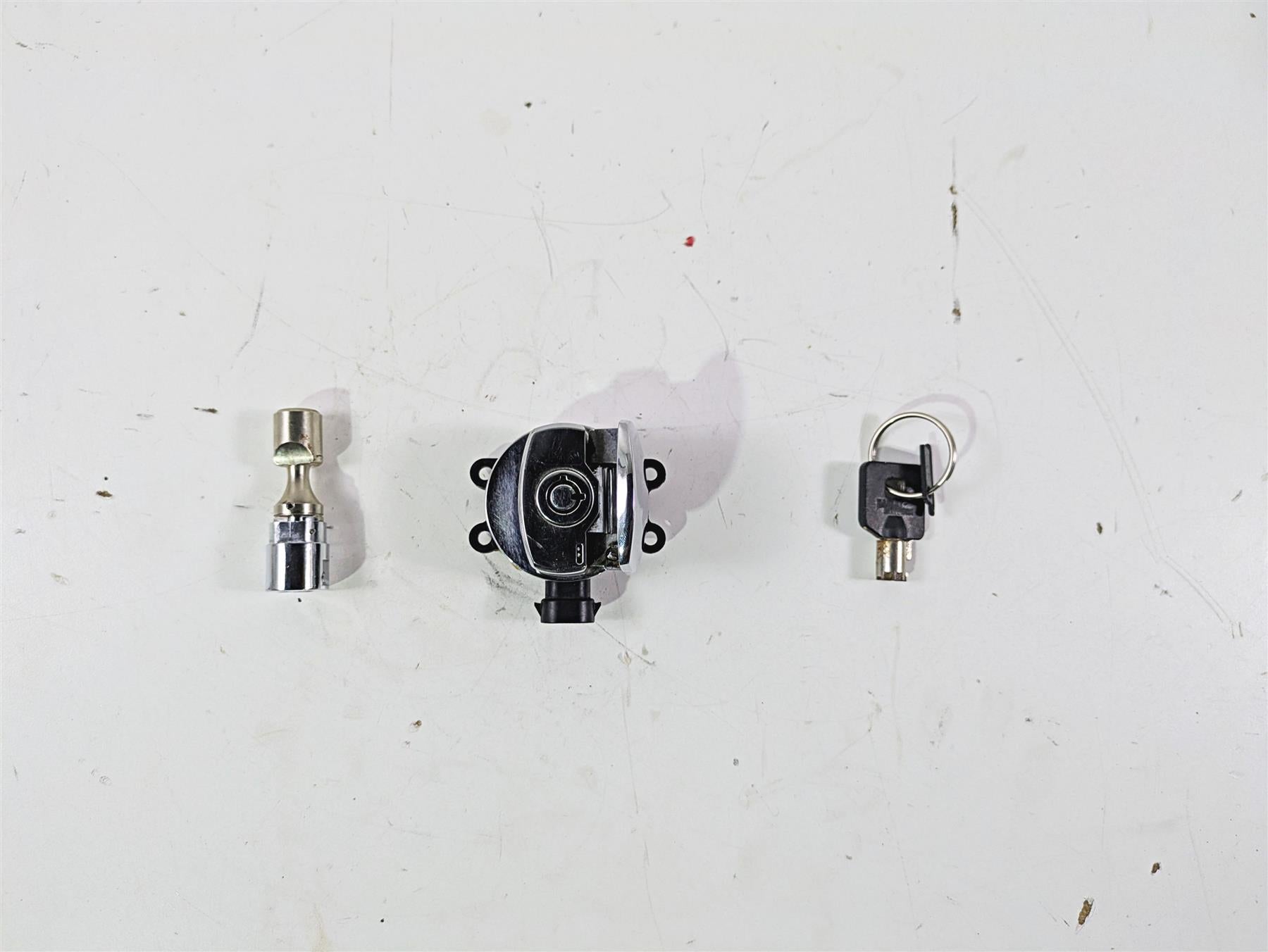 2014 Harley FLS Softail Slim Ignition Switch Key Lock Set 71400076 {{ shop.shopifyCountryName }} - Mototech271
