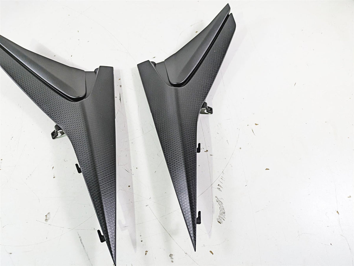 2021 Aprilia RS660 Under Seat Infill Cover Fairings 2B006645 L 2B006646 {{ shop.shopifyCountryName }} - Mototech271