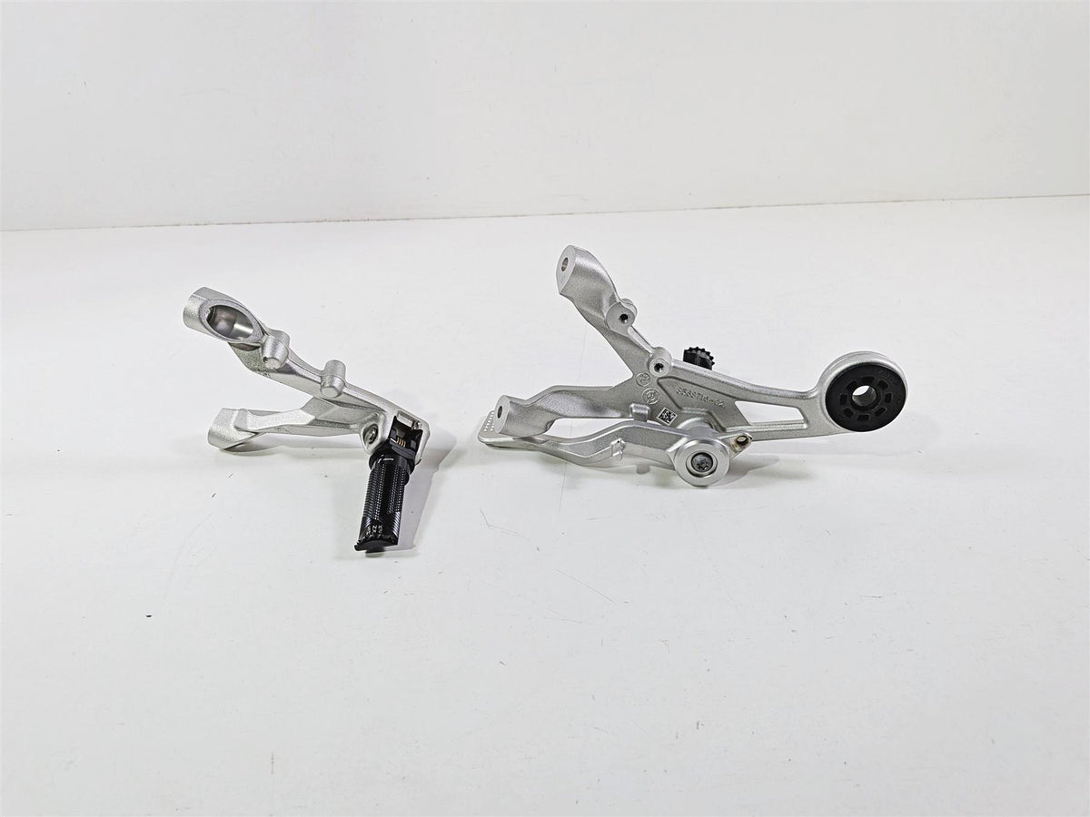 2022 BMW S1000RR K67 Left Right Rizoma Foot Peg Set & Mounts 46718568715-Mototech271