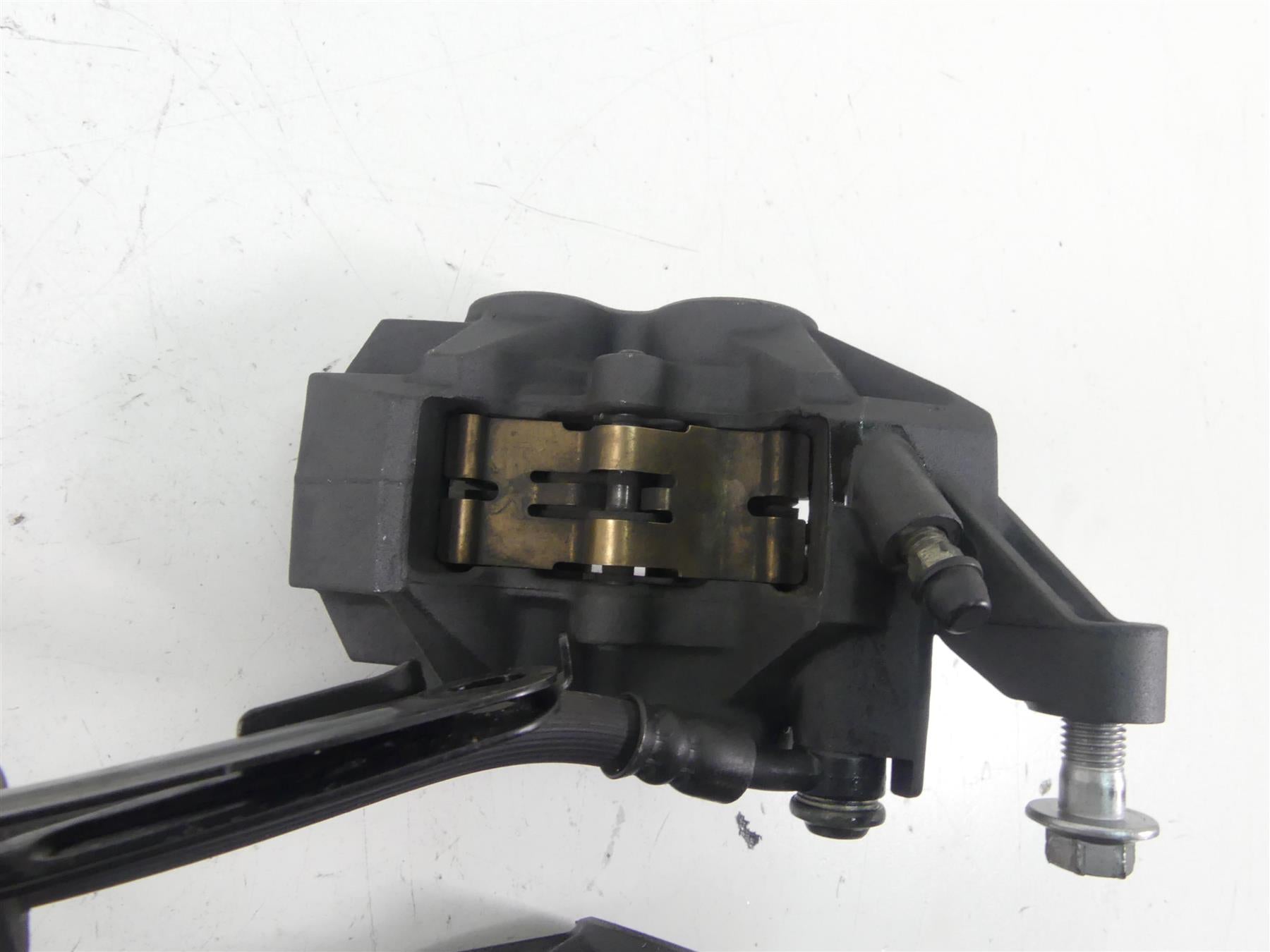2008 Yamaha FZ1 Fazer Front Brake Calipers L 2D1-2580T-00-00 R 2D1-2580U-00-00 {{ shop.shopifyCountryName }} - Mototech271