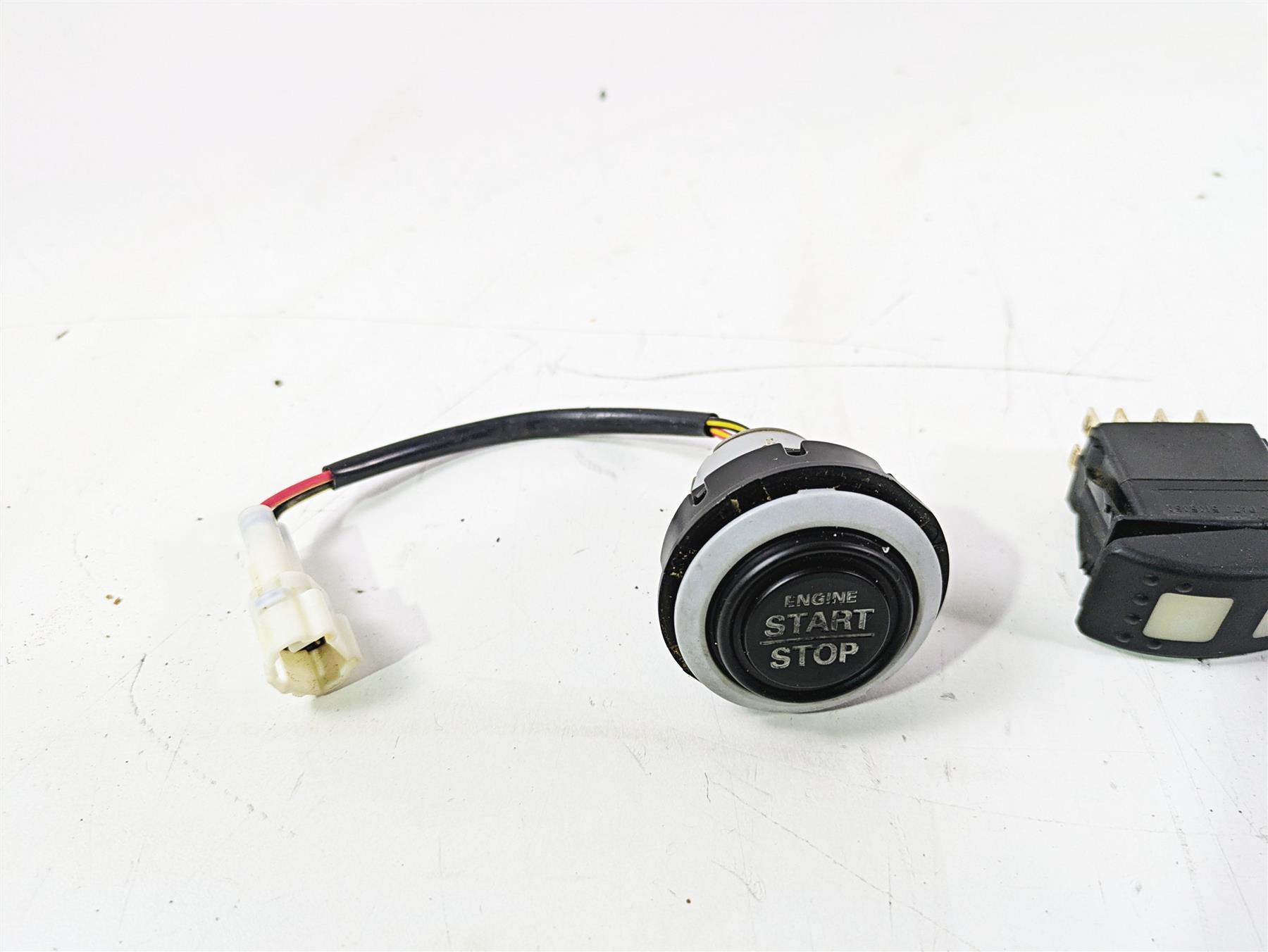 2019 Can Am Maverick X3 XRS Turbo R Start Stop Awd Winch Switch Set 710005213 {{ shop.shopifyCountryName }} - Mototech271