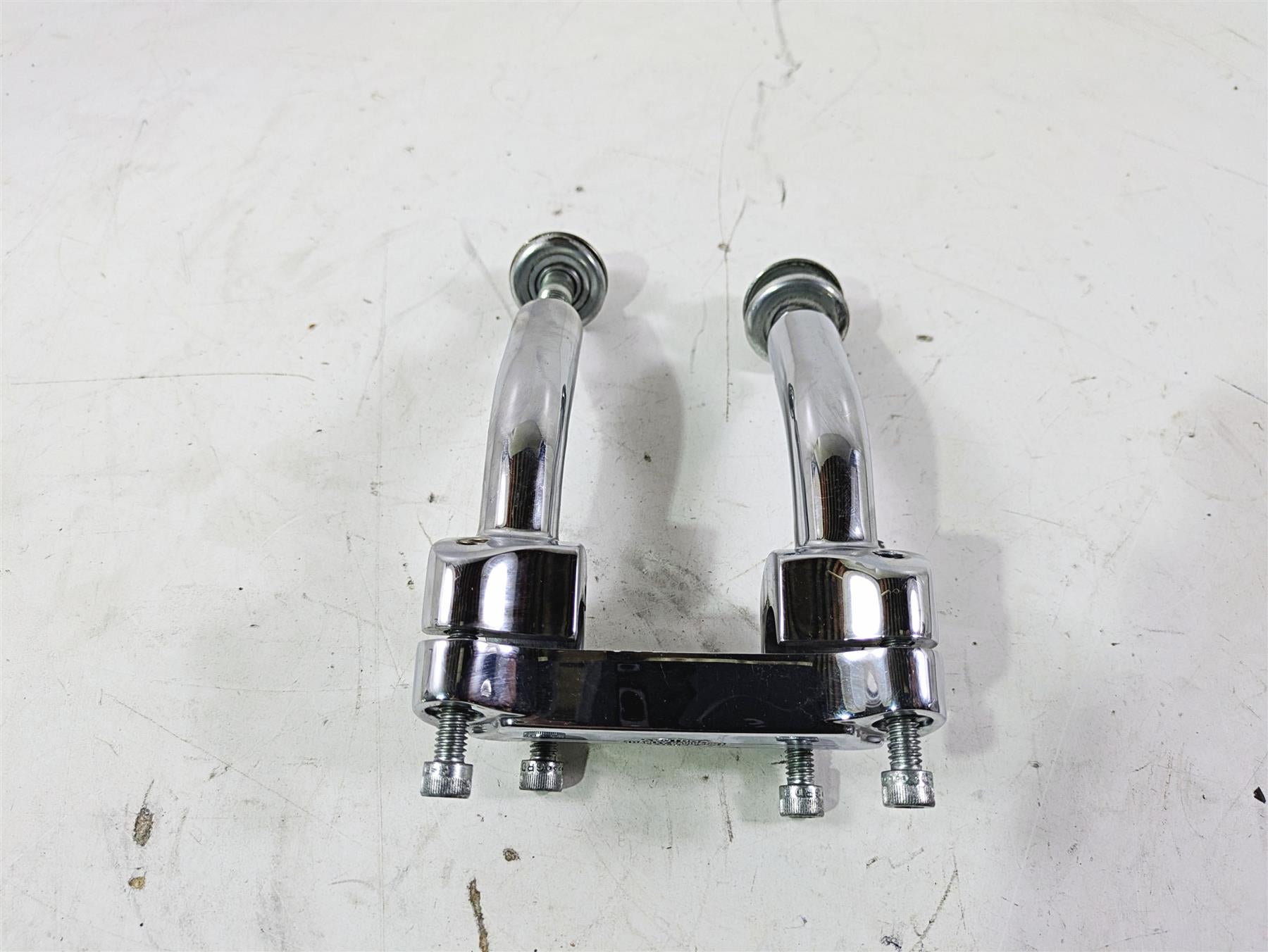 2004 Harley Softail FLSTF Fat Boy Handlebar Riser Holder Set 56567-86B {{ shop.shopifyCountryName }} - Mototech271