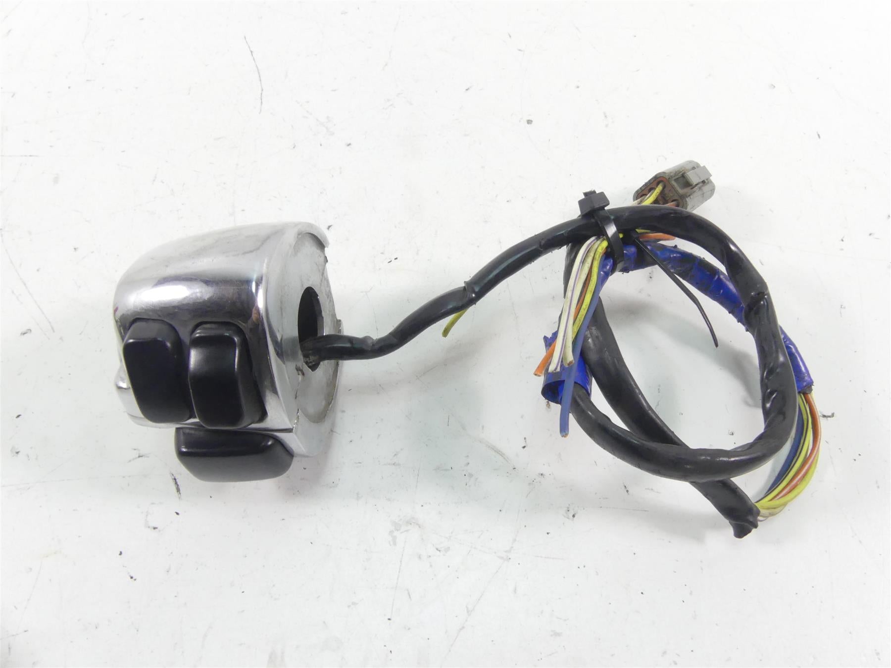1998 Harley Dyna FXDL Low Rider Left Hand Turn Signal Control Switch 71682-06A {{ shop.shopifyCountryName }} - Mototech271
