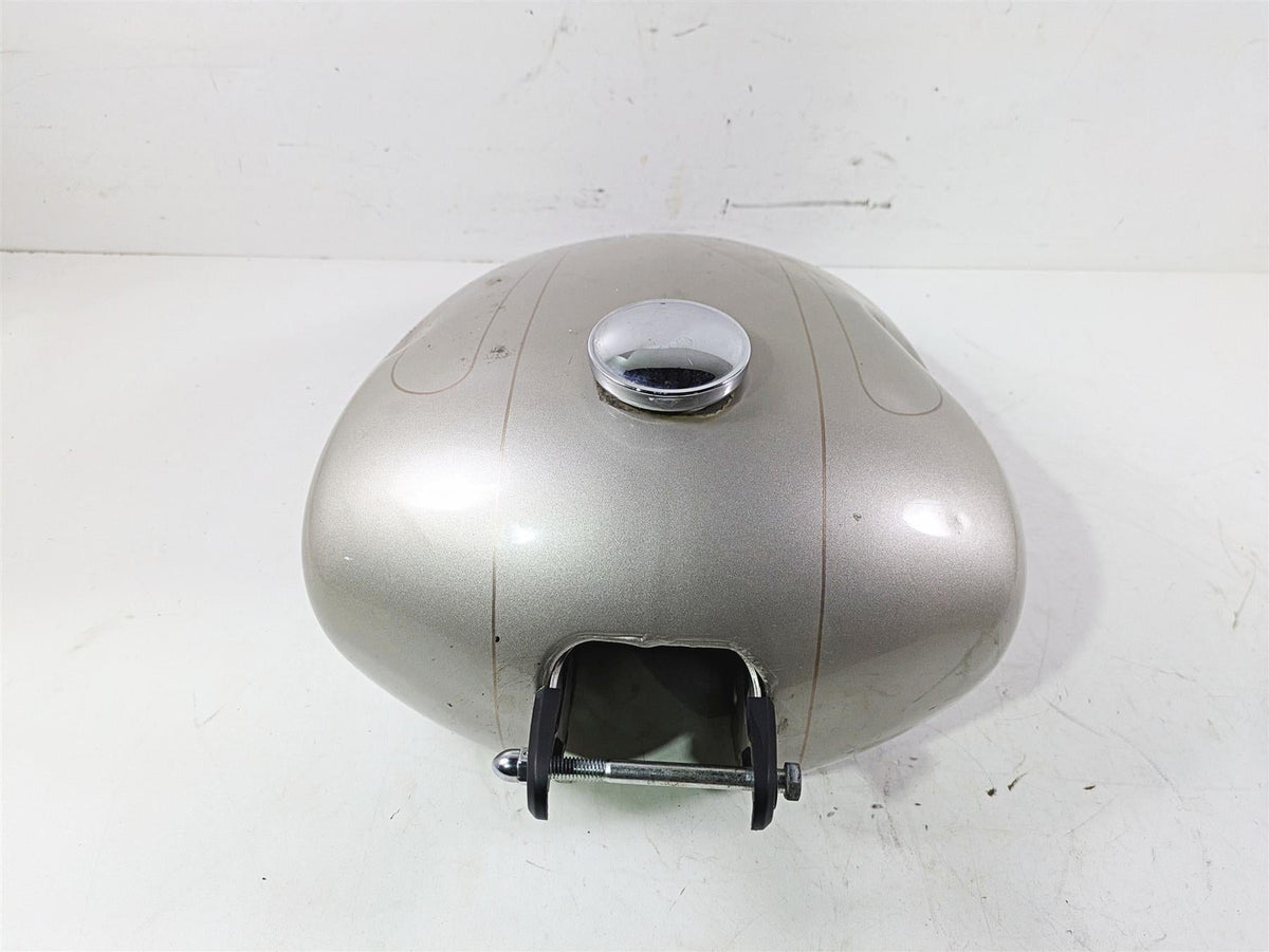 2018 Harley FXBR Softail Breakout Fuel Gas Petrol Tank - Dented 61000673 {{ shop.shopifyCountryName }} - Mototech271