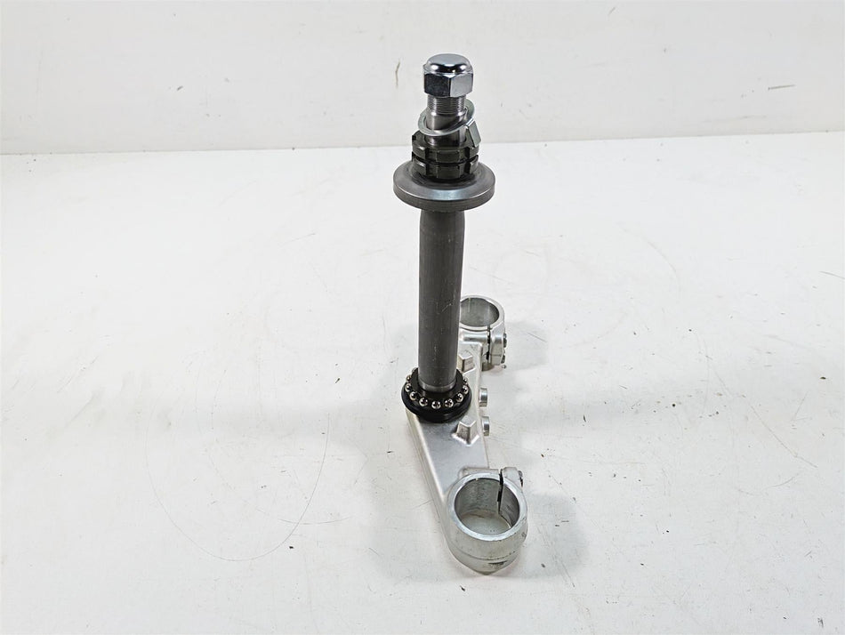 2002 Yamaha FZ1 FZS1000 Fazer Lower Triple Tree Steering Clamp 5LV-23340-00-00 {{ shop.shopifyCountryName }} - Mototech271