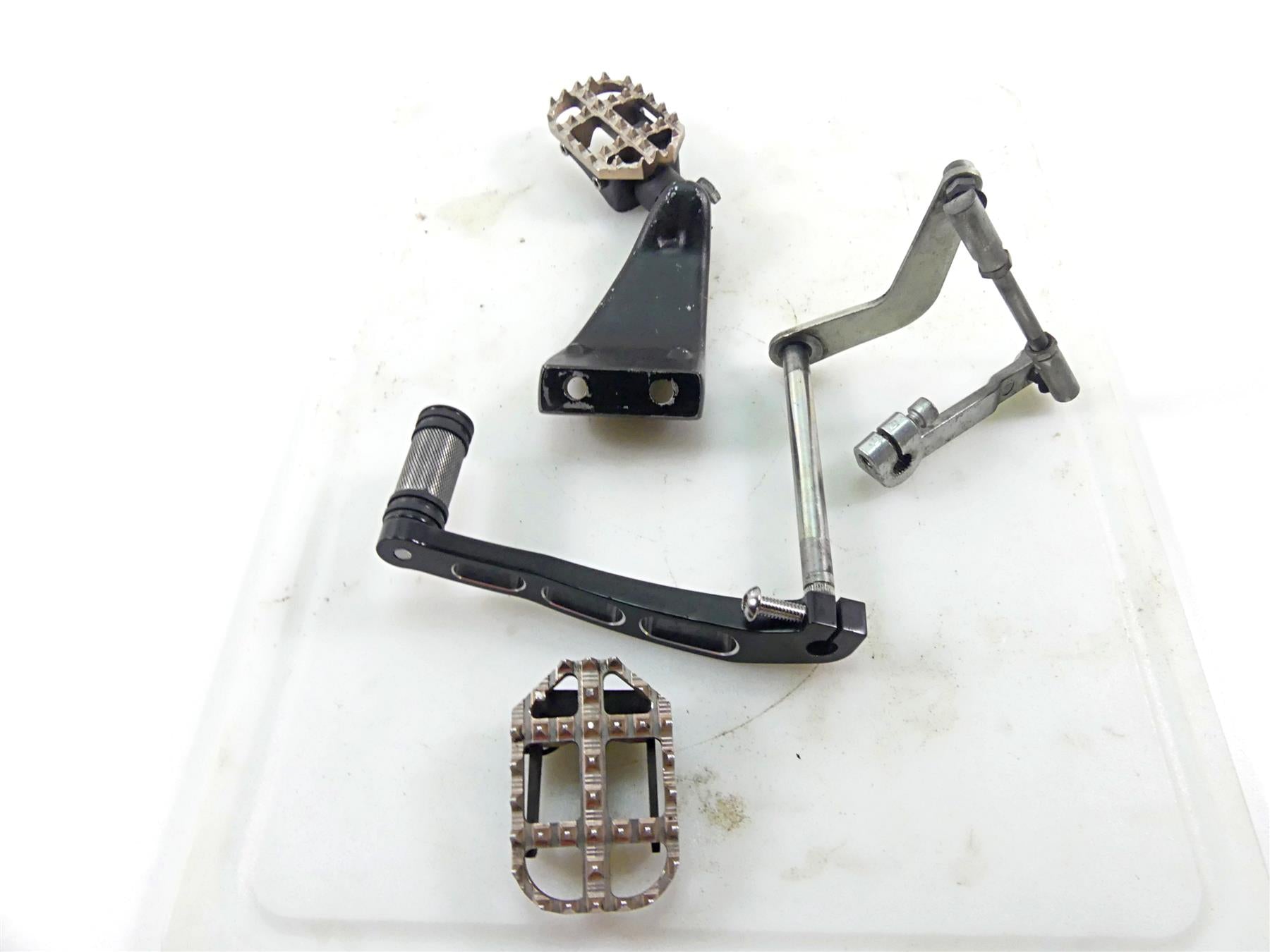2017 Harley Dyna FXDB Street Bob Bungking Grabber MX Footpeg Shifter Set GRAB-G {{ shop.shopifyCountryName }} - Mototech271
