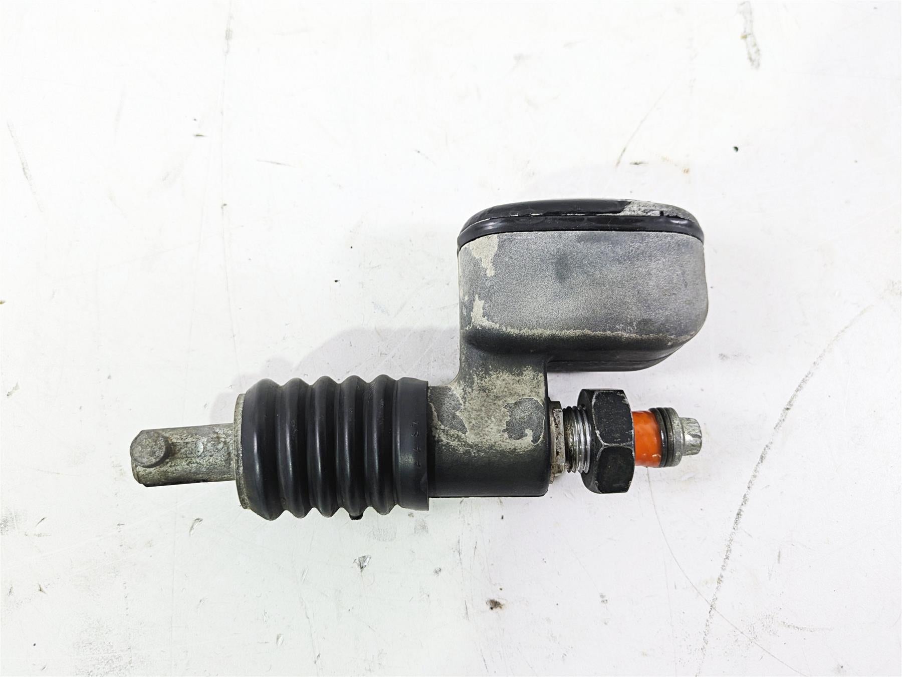 2004 Harley FLSTCI Softail Heritage Rear Brake Master Cylinder -Works 41755-99F {{ shop.shopifyCountryName }} - Mototech271