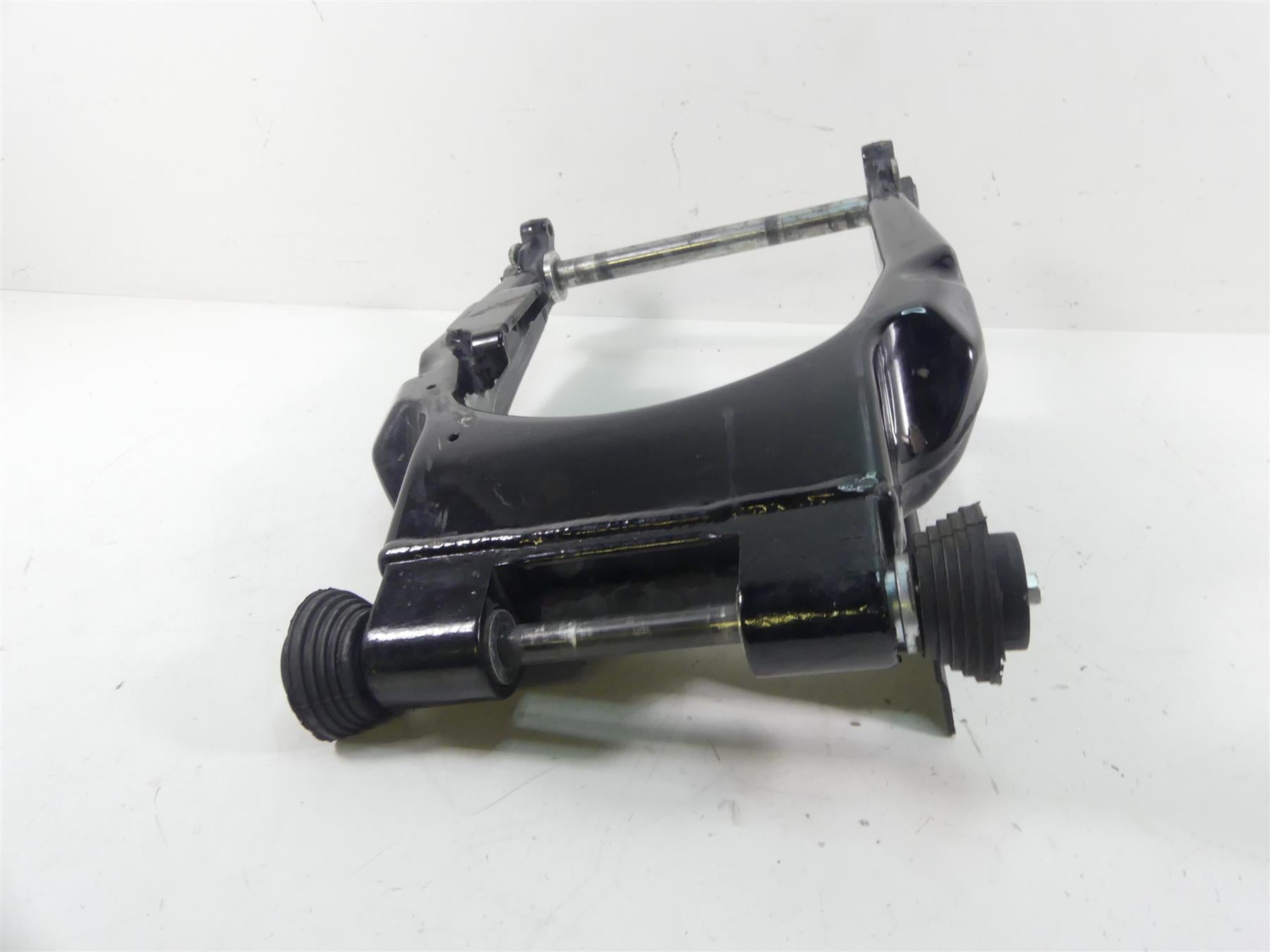 2013 Harley Touring FLHX Street Glide Rear Swingarm Swing Arm + Axle 47549-09A {{ shop.shopifyCountryName }} - Mototech271