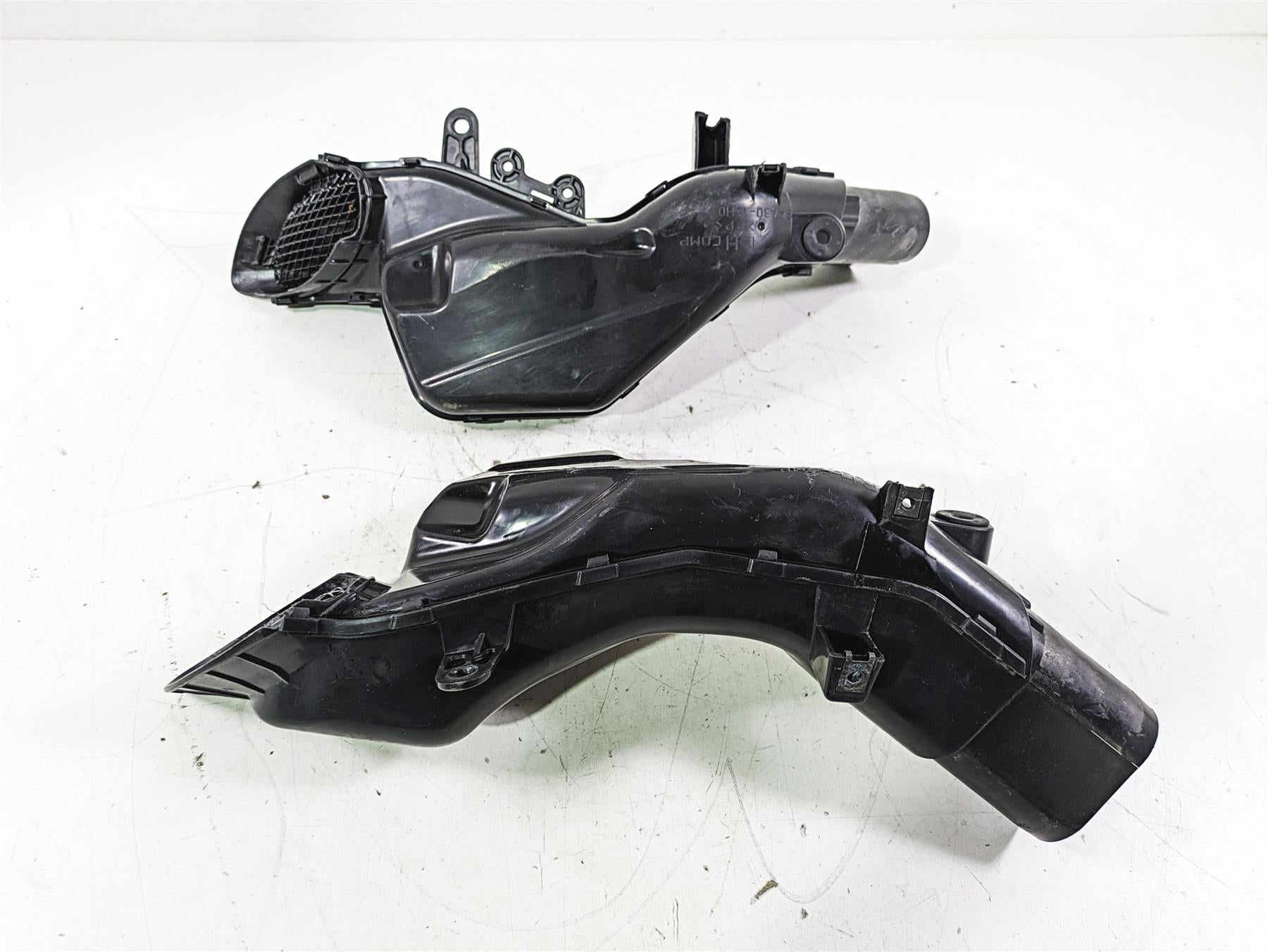 2018 Suzuki GSX1300 R Hayabusa Air Intake Duct Set 94420-15H01 94430-15H01 {{ shop.shopifyCountryName }} - Mototech271