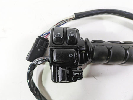 2008 Harley Touring FLHTCU E-Glide 105TH Right Control Switch Cruise 71684-06A {{ shop.shopifyCountryName }} - Mototech271