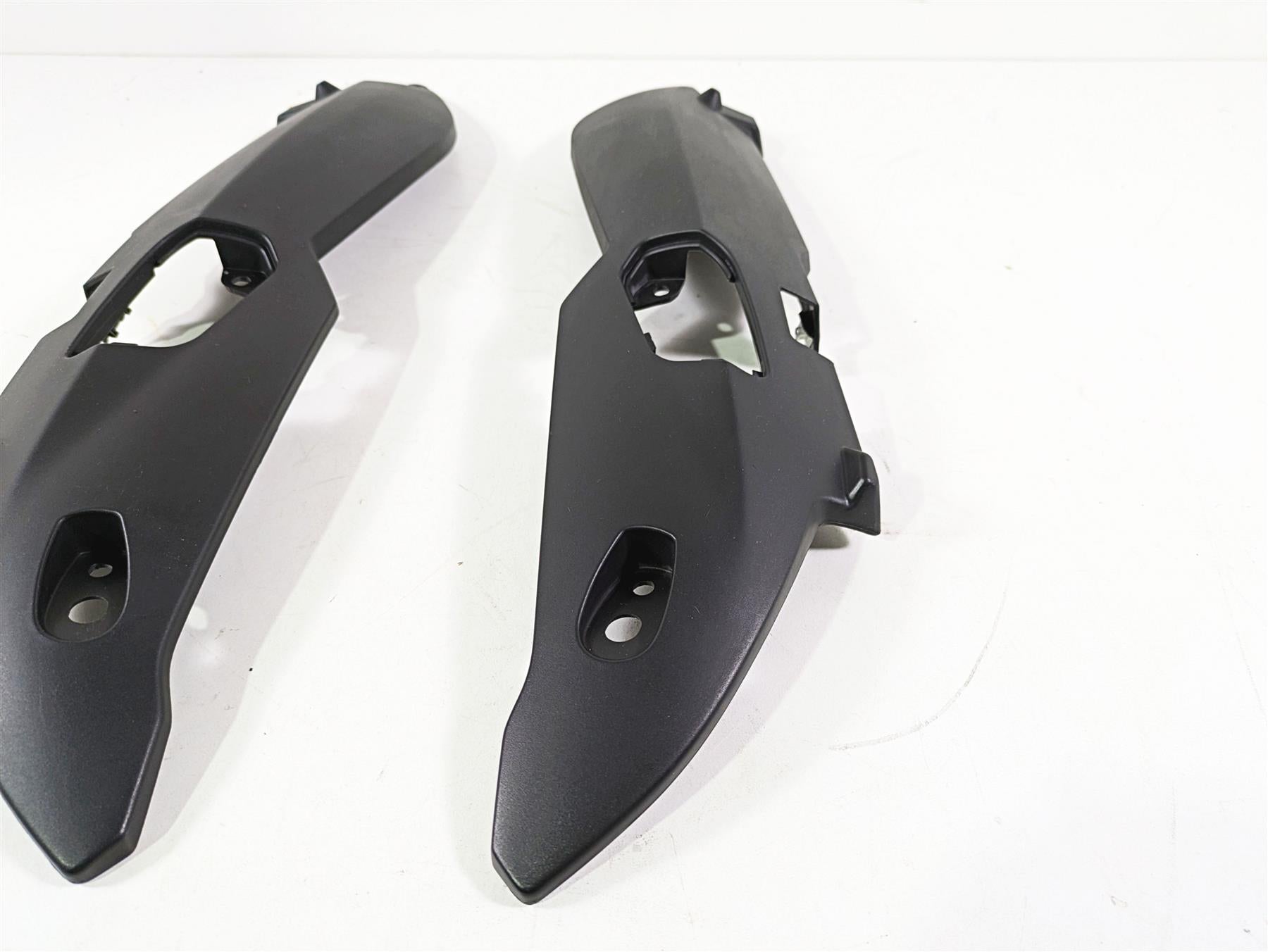 2012 BMW R1200R K27 Rear Tail Side Cover Fairing Set 46547727090 46637701554 {{ shop.shopifyCountryName }} - Mototech271