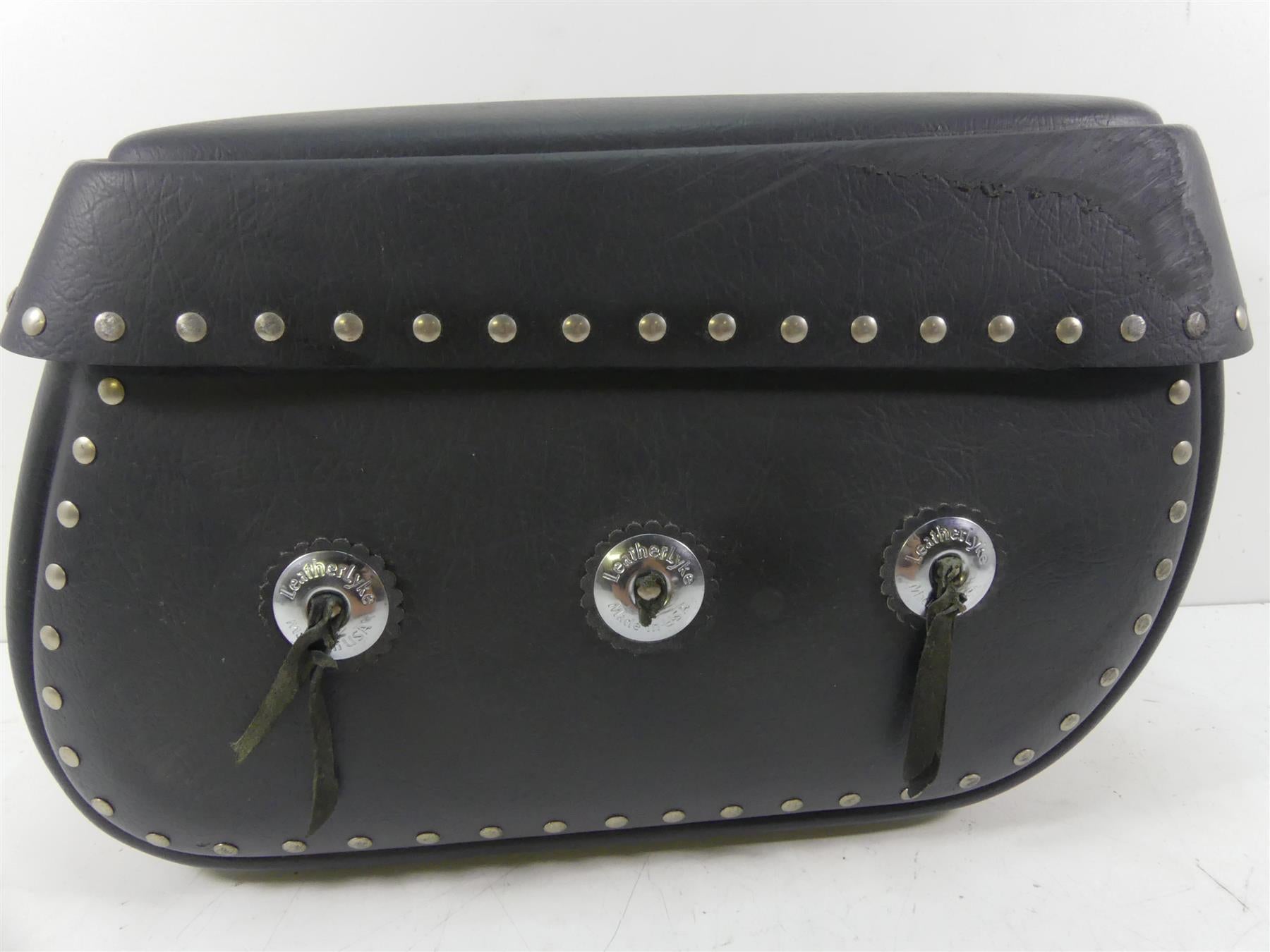 2002 Yamaha XVS1100 V-Star Right Leatherlyke Saddlebag - Read ACC625 {{ shop.shopifyCountryName }} - Mototech271