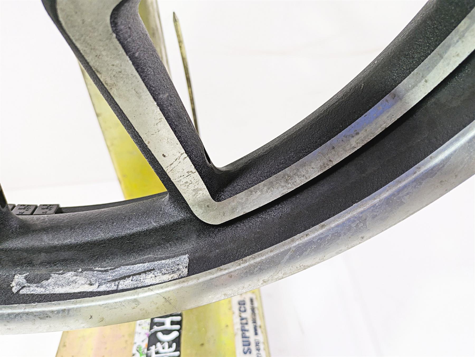 2016 Harley FXDL Dyna Low Rider Straight Front Wheel Rim 19x2.5 Cast 43300280 {{ shop.shopifyCountryName }} - Mototech271