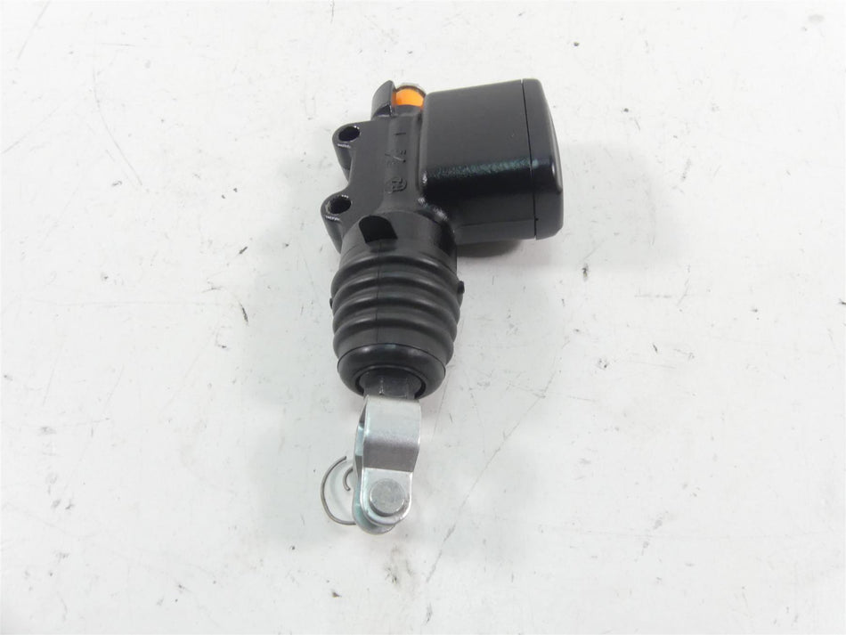2018 Harley Softail FXBB Street Bob Rear Brake Master Cylinder 5/8" 41700460 {{ shop.shopifyCountryName }} - Mototech271