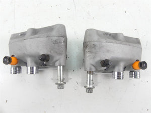 2005 Harley Touring CVO FLHTCSE Electra Glide Front Brake Caliper Set 44382-99C | Mototech271