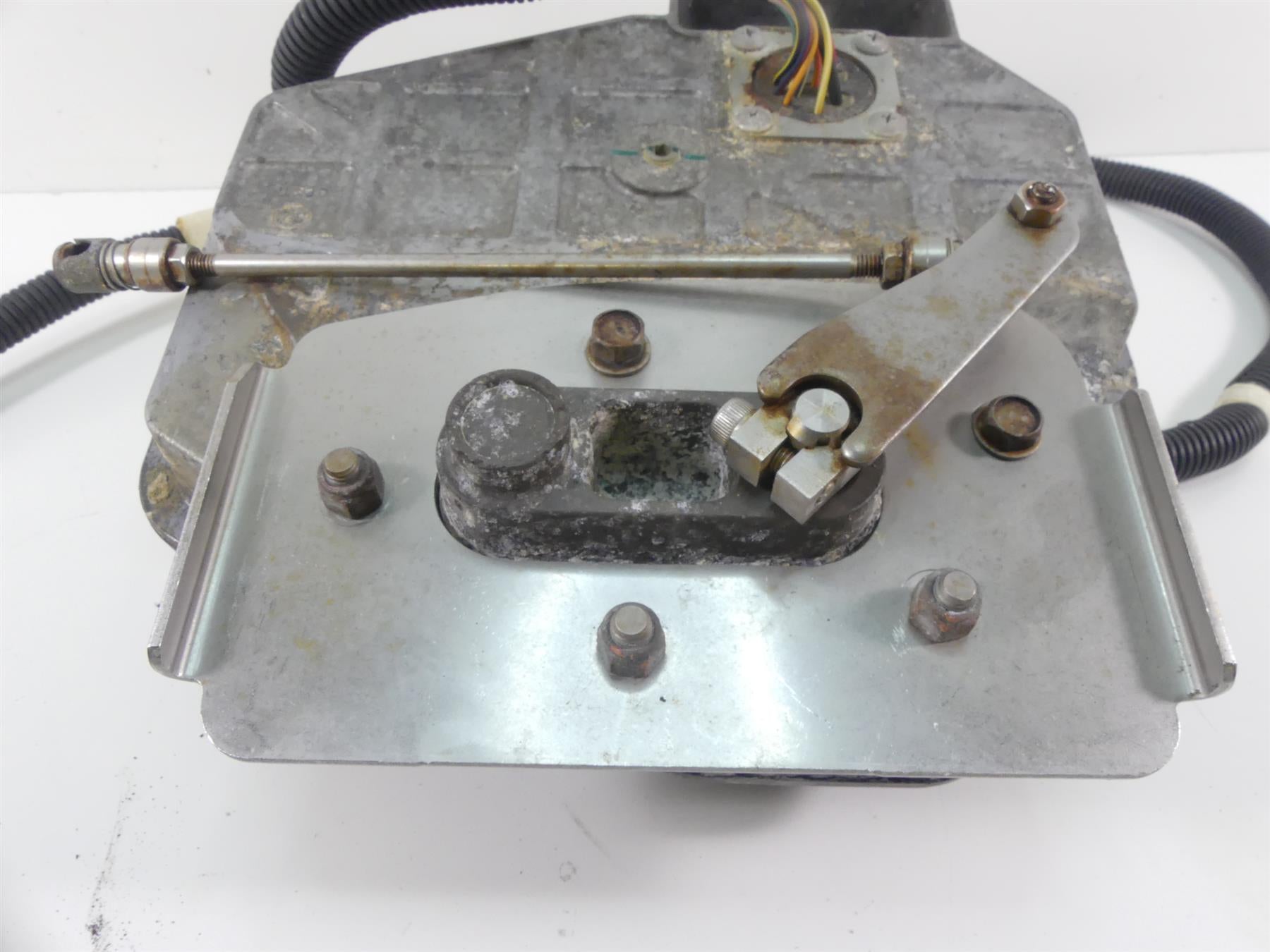 2015 Yamaha Waverunner Cruiser VX1100 Reverse Trim Motor & Box F2X-6140B-00-00 {{ shop.shopifyCountryName }} - Mototech271