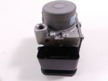 Load image into Gallery viewer, 2017 Triumph Daytona 675R Abs Brake Module Module T2021488
