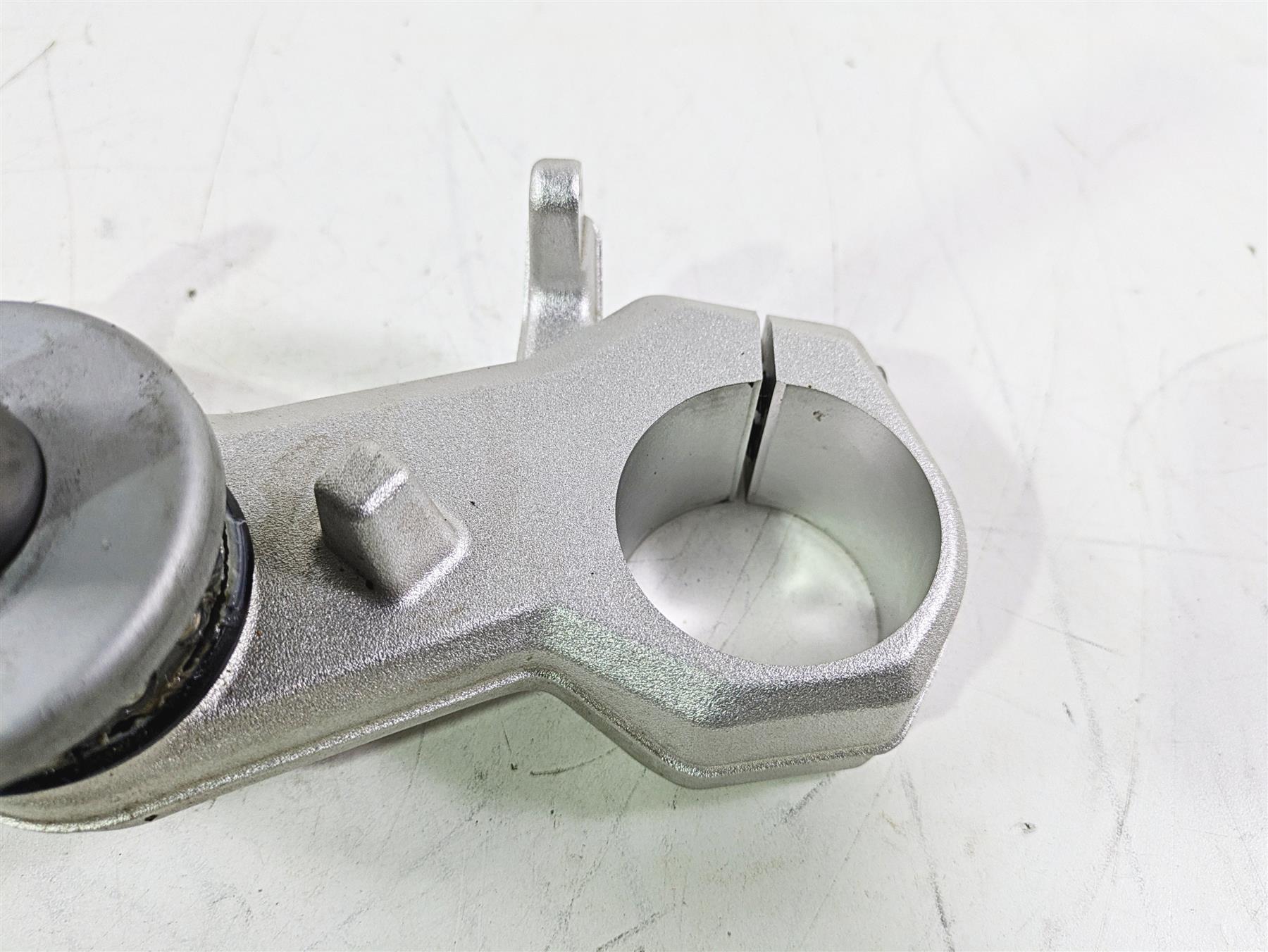 2023 BMW G310R K03 Lower Triple Tree Steering Clamp 31428557754 {{ shop.shopifyCountryName }} - Mototech271