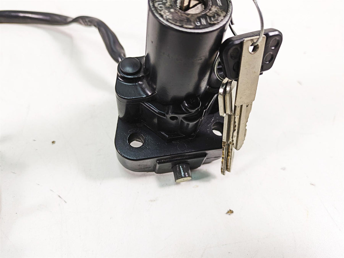 2002 Yamaha FZ1 FZS1000 Fazer Ignition Switch Key Lock Set 5LV-82501-10-00 {{ shop.shopifyCountryName }} - Mototech271