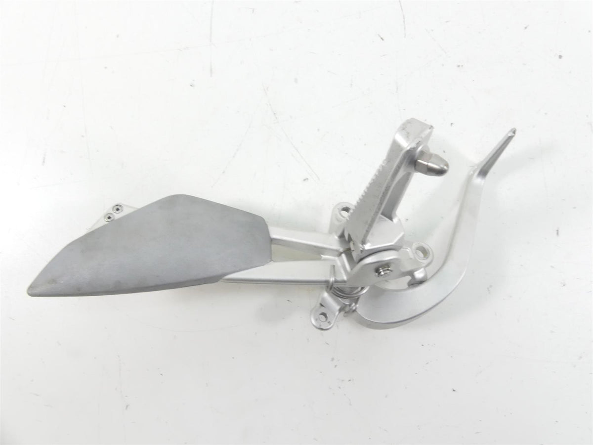 2009 BMW K1300 S K40 Right Footpeg Foot Peg& Brake Ped 46717660154 {{ shop.shopifyCountryName }} - Mototech271