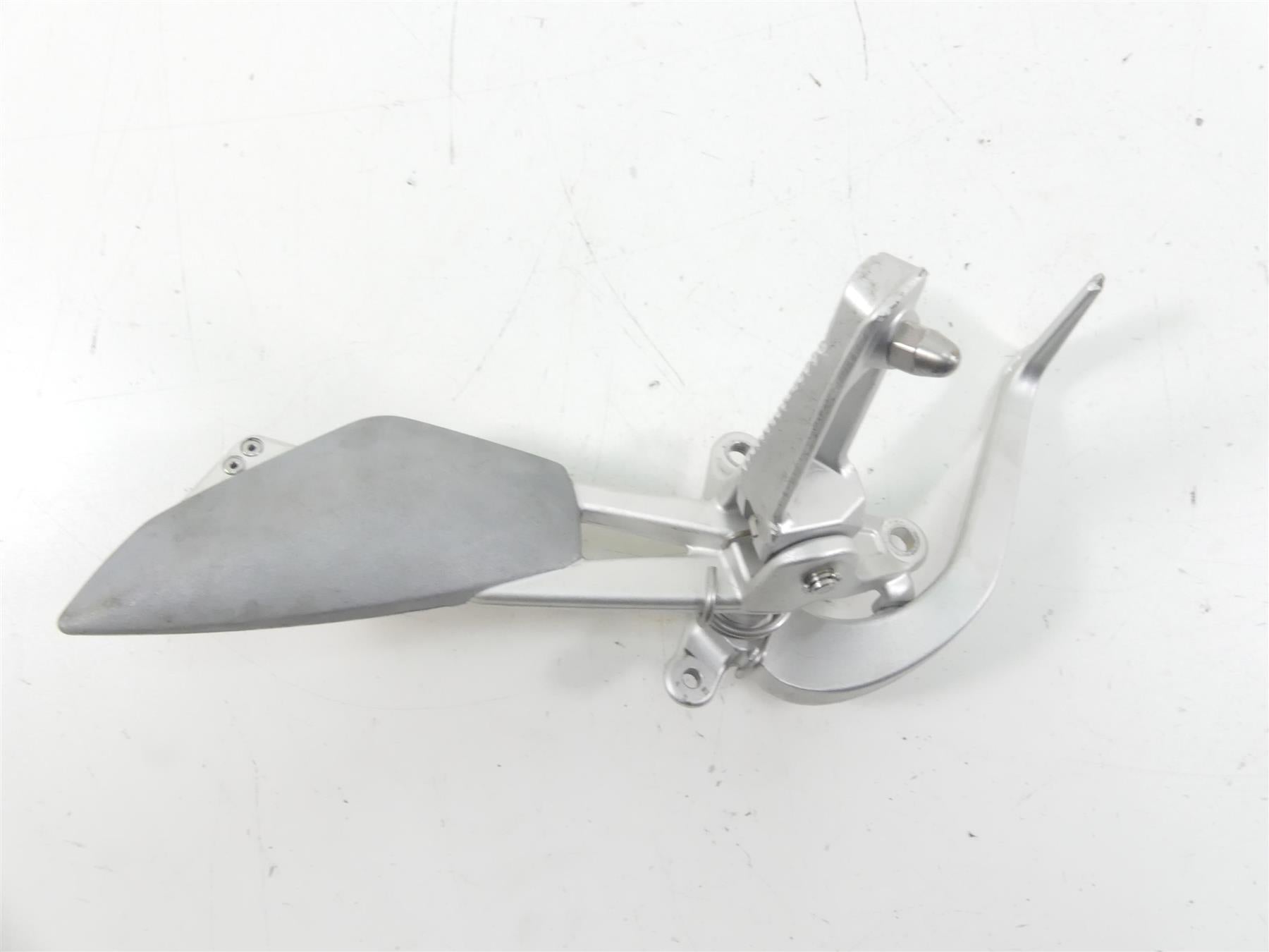 2009 BMW K1300 S K40 Right Footpeg Foot Peg& Brake Ped 46717660154 {{ shop.shopifyCountryName }} - Mototech271