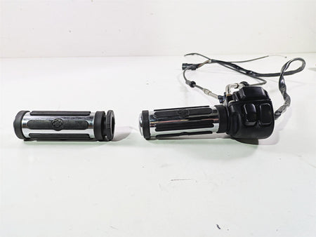 2007 Harley Sportster XL1200 C Right Hand Control Switch Grip Set 71684-06A {{ shop.shopifyCountryName }} - Mototech271
