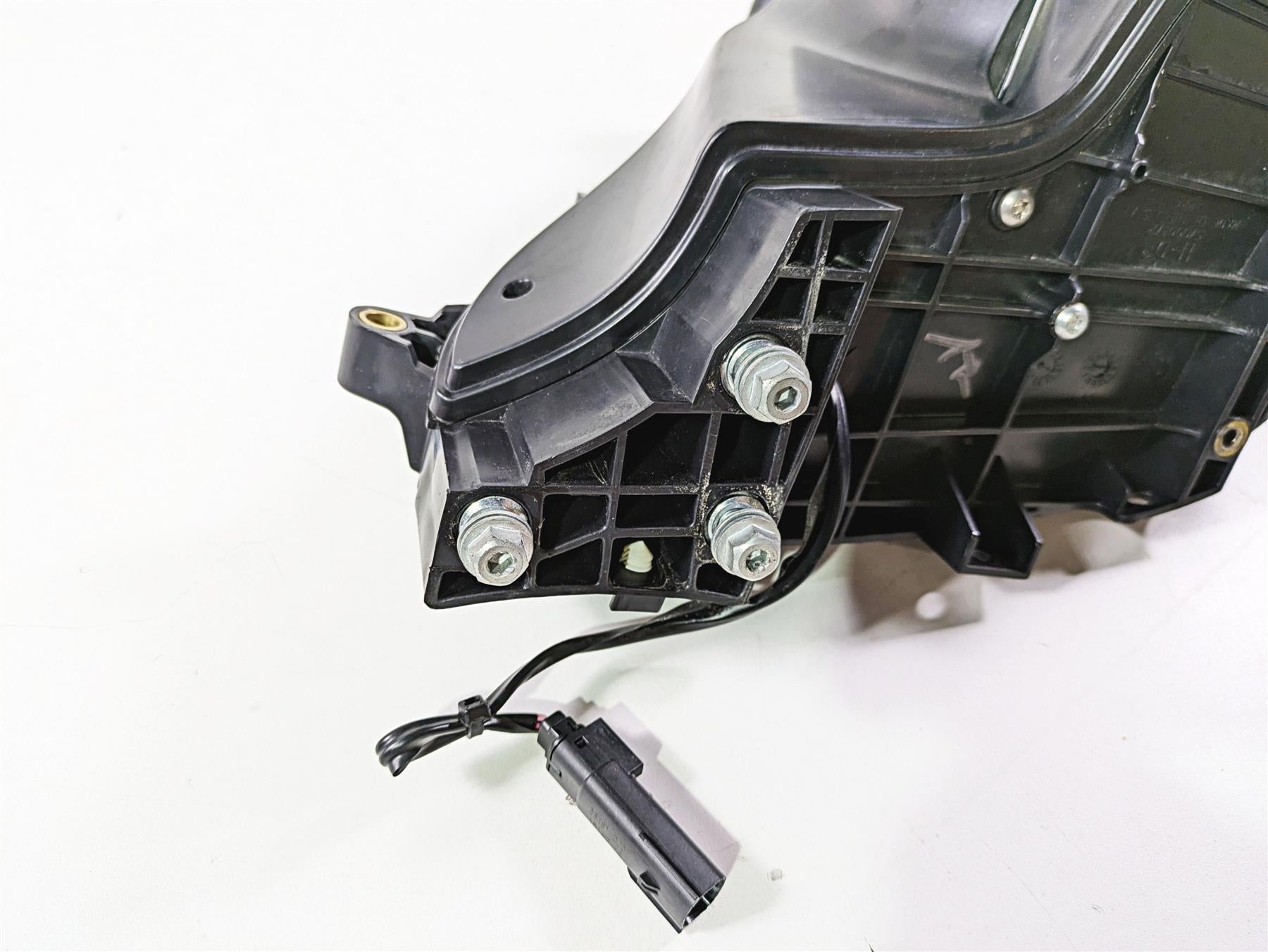 2017 Harley Touring FLHTKSE CVO E-Glide Left Front Speaker & Housing 57000172 {{ shop.shopifyCountryName }} - Mototech271