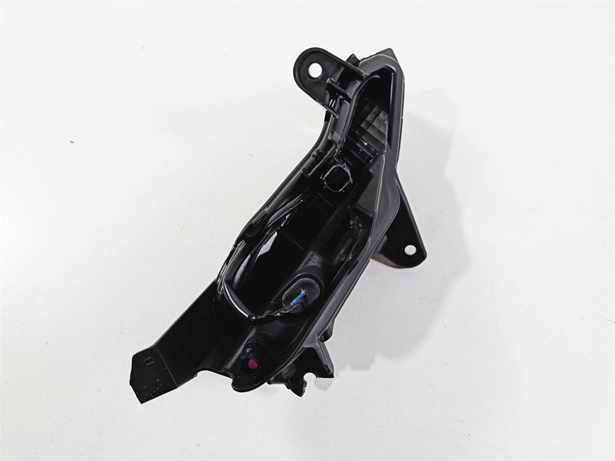 2025 Yamaha YZF R7 Right Pilot Headlight Running Lamp BEB-84302-00-00 {{ shop.shopifyCountryName }} - Mototech271