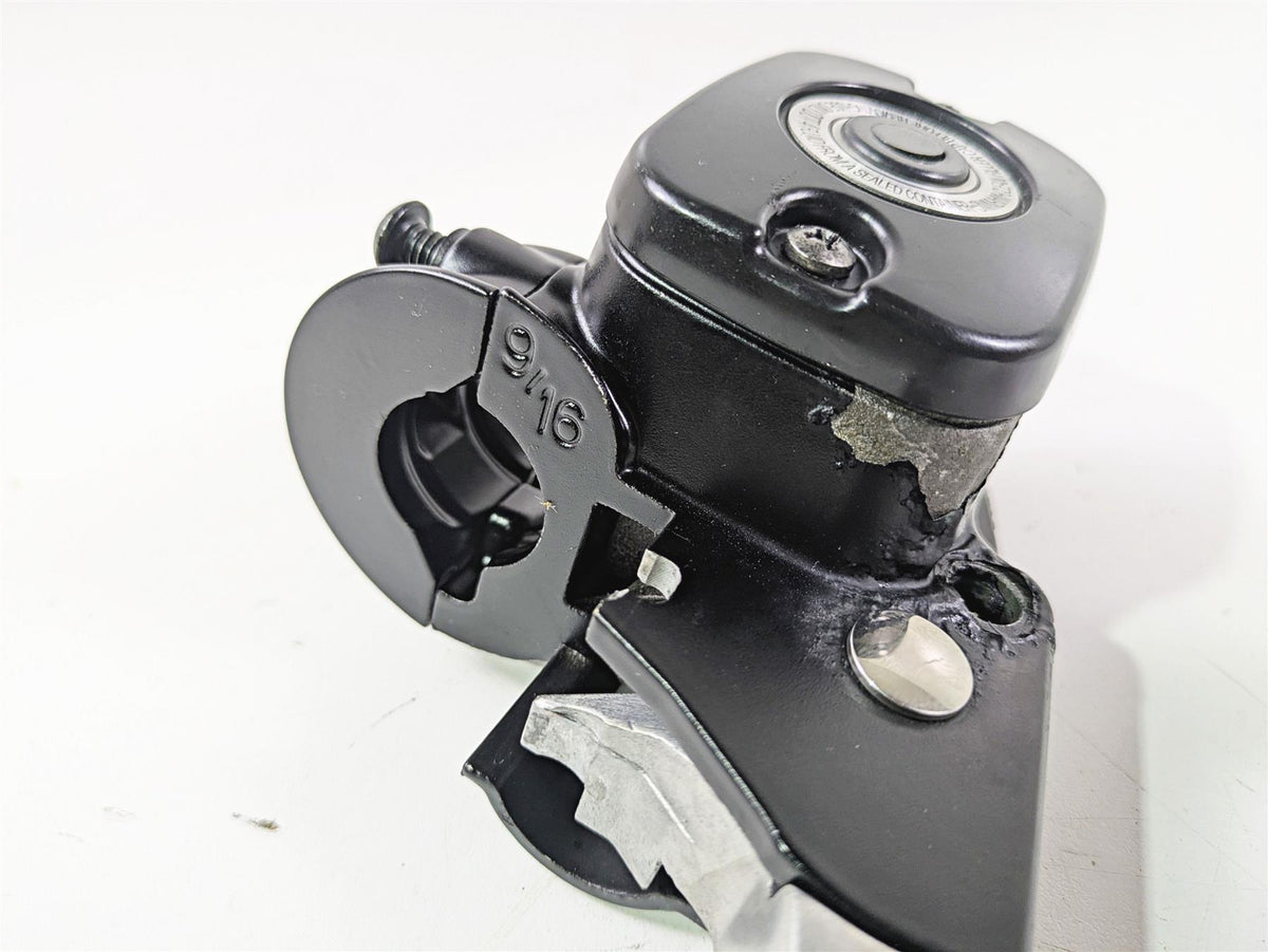 2014 Harley FLS Softail Slim Front Brake Master Cylinder 9/16" 45029-11D {{ shop.shopifyCountryName }} - Mototech271