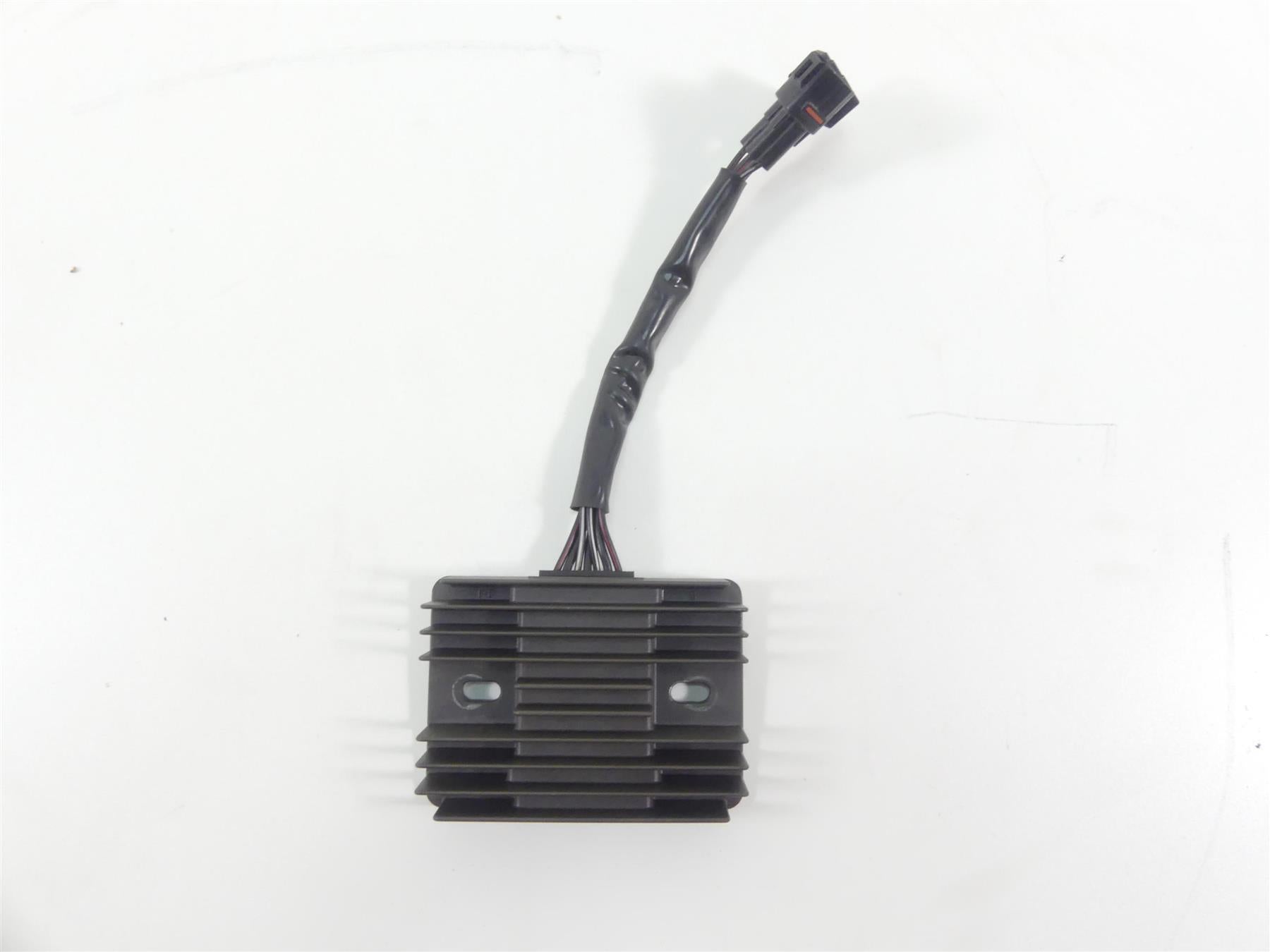 2022 Suzuki GSXR750 Rectifier Voltage Regulator 32800-47H00 SH811AA {{ shop.shopifyCountryName }} - Mototech271