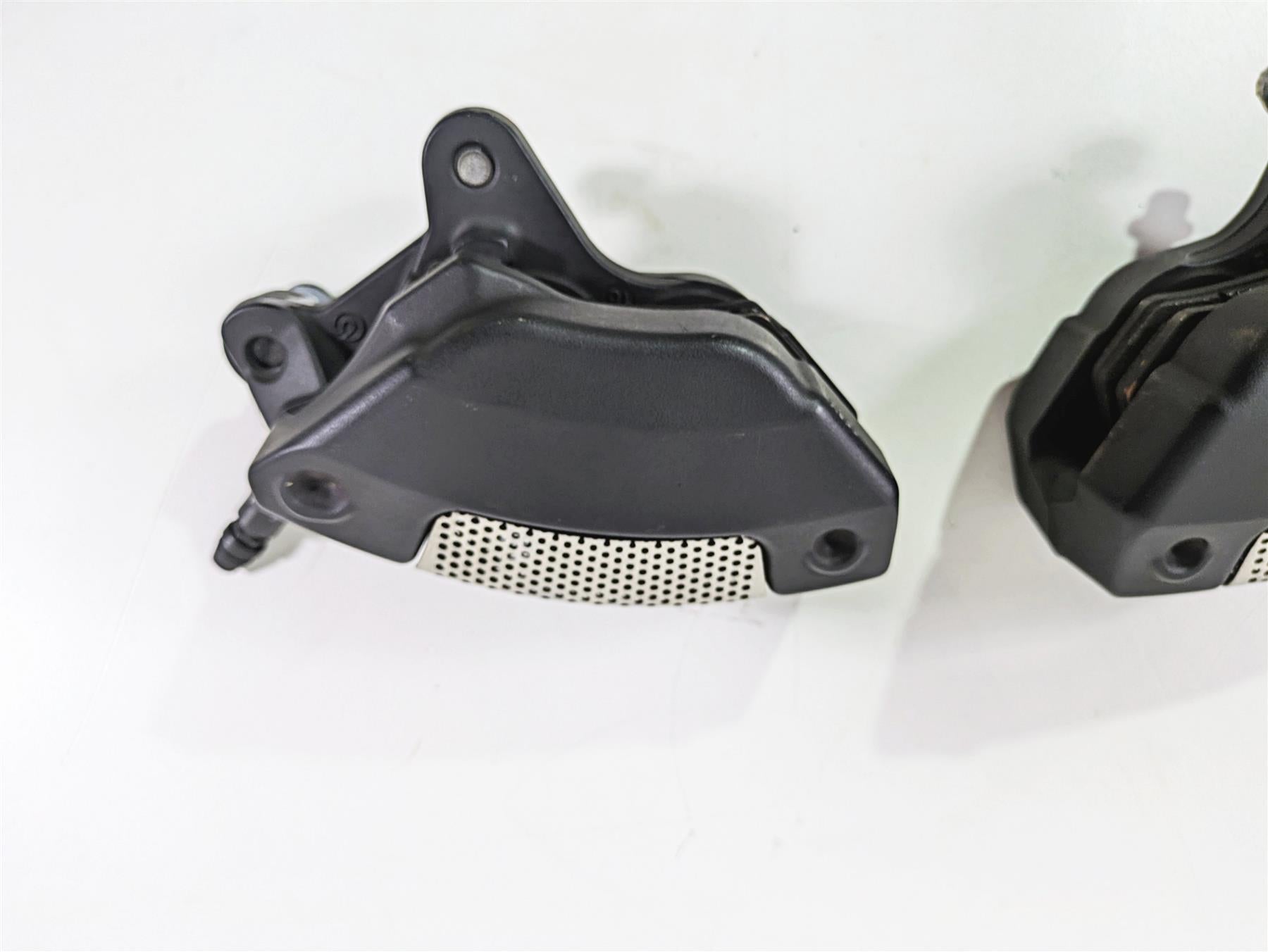 2016 Harley VRSCDX Night Rod Front Brake Caliper Set 44731-08 44732-08 {{ shop.shopifyCountryName }} - Mototech271