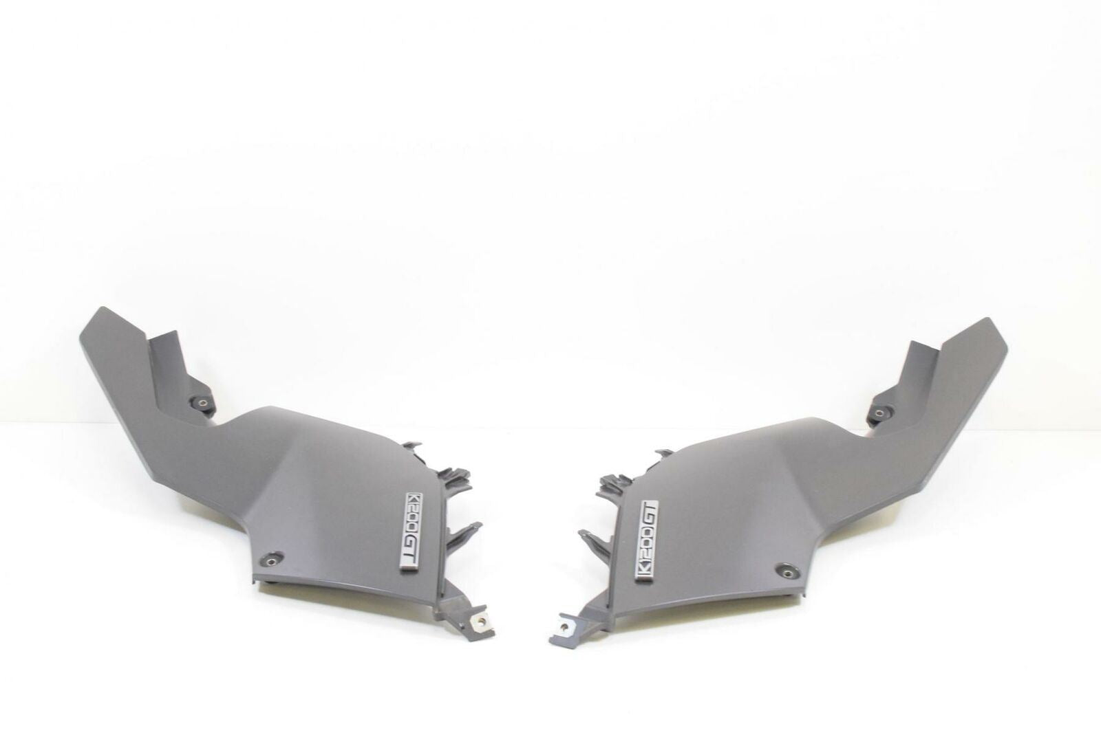 2008 BMW K1200GT K1200 GT K44 Tank Between Leg Side Fairing Set 46637685024 {{ shop.shopifyCountryName }} - Mototech271