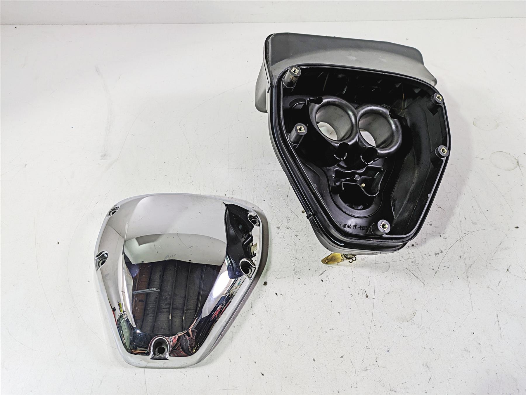 2002 Honda VTX1800 Retro Air Cleaner Breather Box & Cover 17221-MCH-000 {{ shop.shopifyCountryName }} - Mototech271