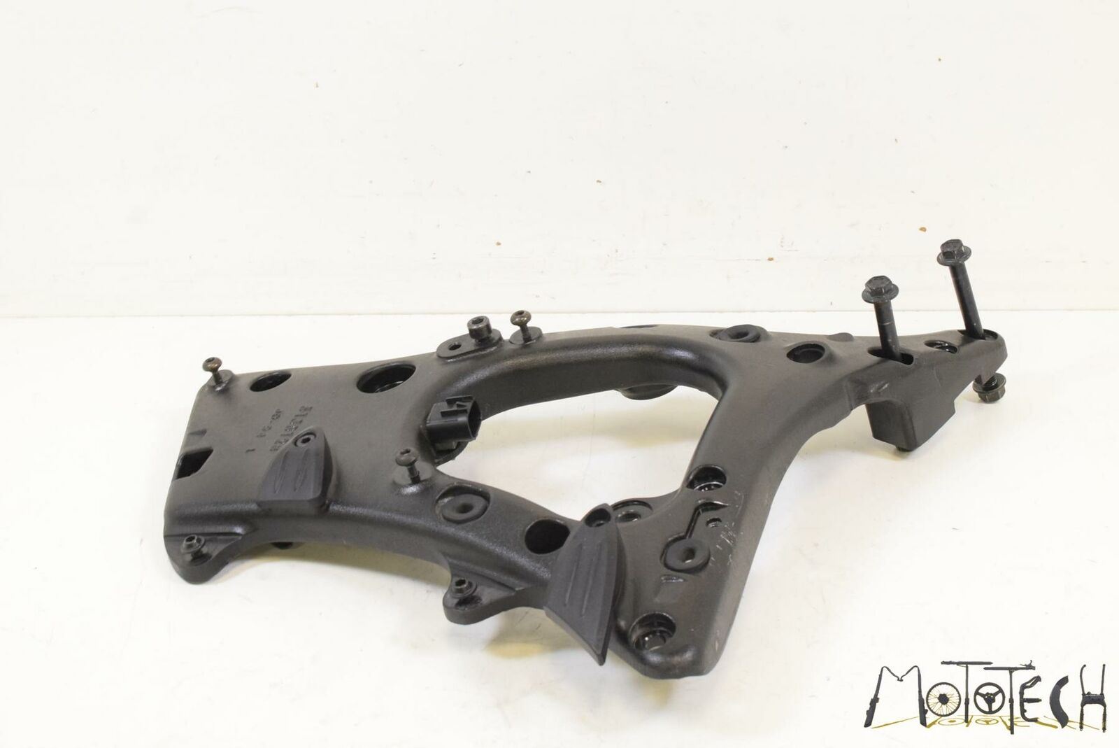 2016 Indian Chief Dark Horse Left Main Frame Side Plate Mount 5138128-329 {{ shop.shopifyCountryName }} - Mototech271