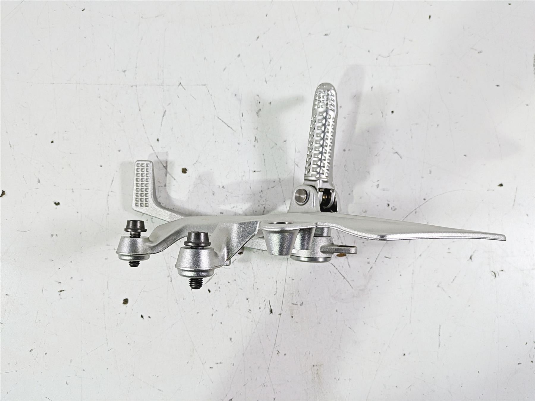 2017 BMW S1000R K47 Right Rider Footpeg & Brake Pedal Set 46718562398 8542083 {{ shop.shopifyCountryName }} - Mototech271