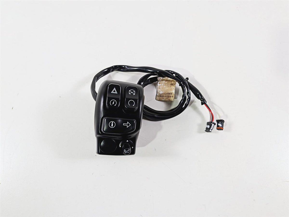 2018 Harley Touring FLHTCU Electra Glide Right Hand Control Switch 69200631-Mototech271