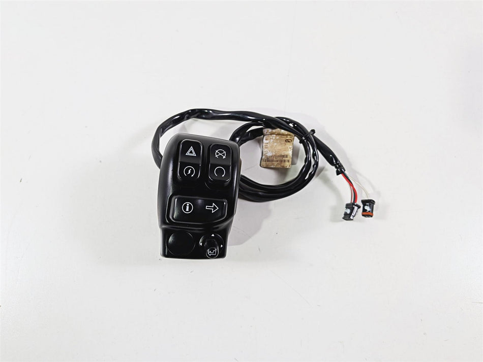 2018 Harley Touring FLHTCU Electra Glide Right Hand Control Switch 69200631-Mototech271