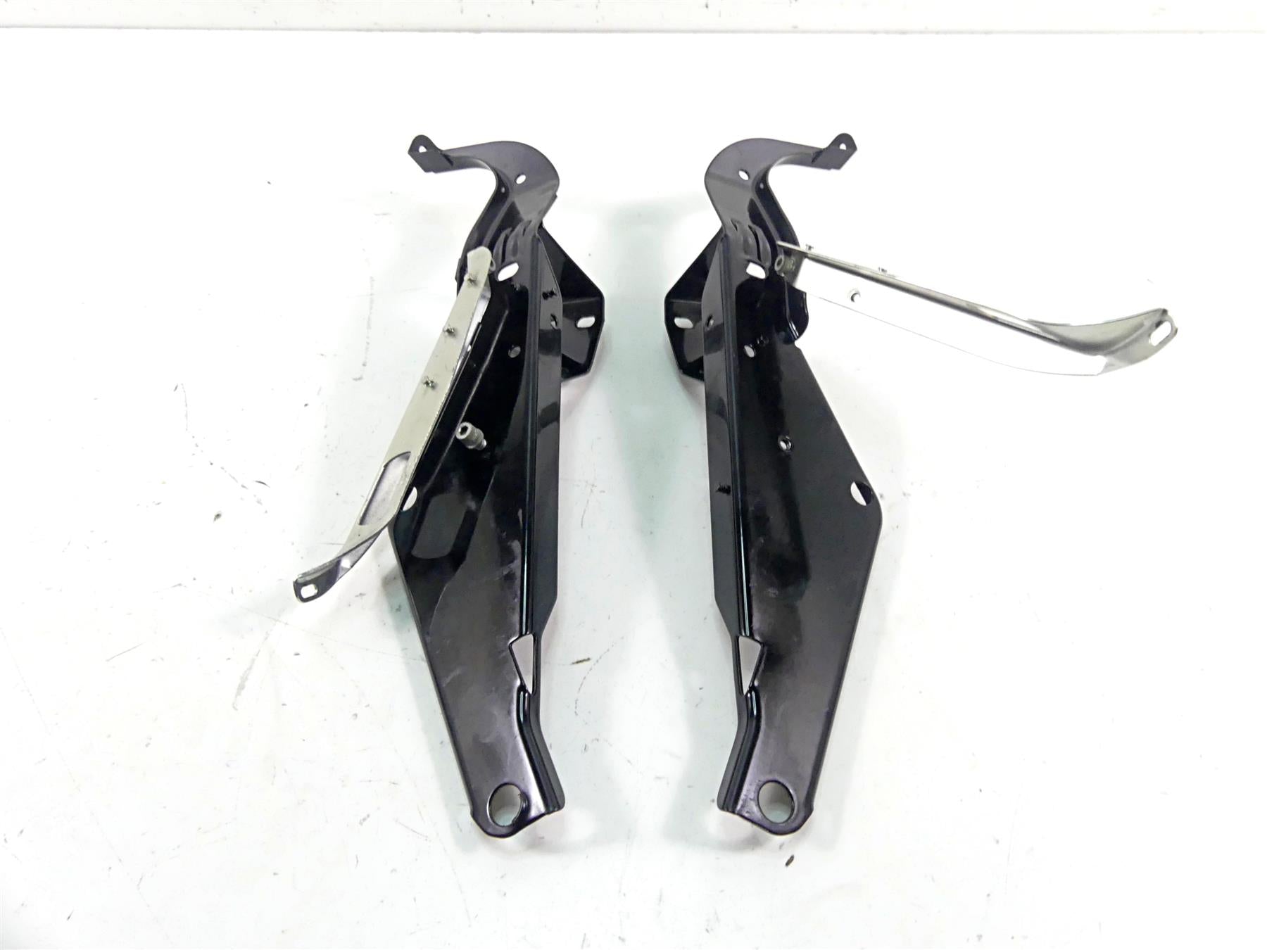 2008 Harley Touring FLHX Street Glide Front Fairing Mount Holder Set 58479-96B