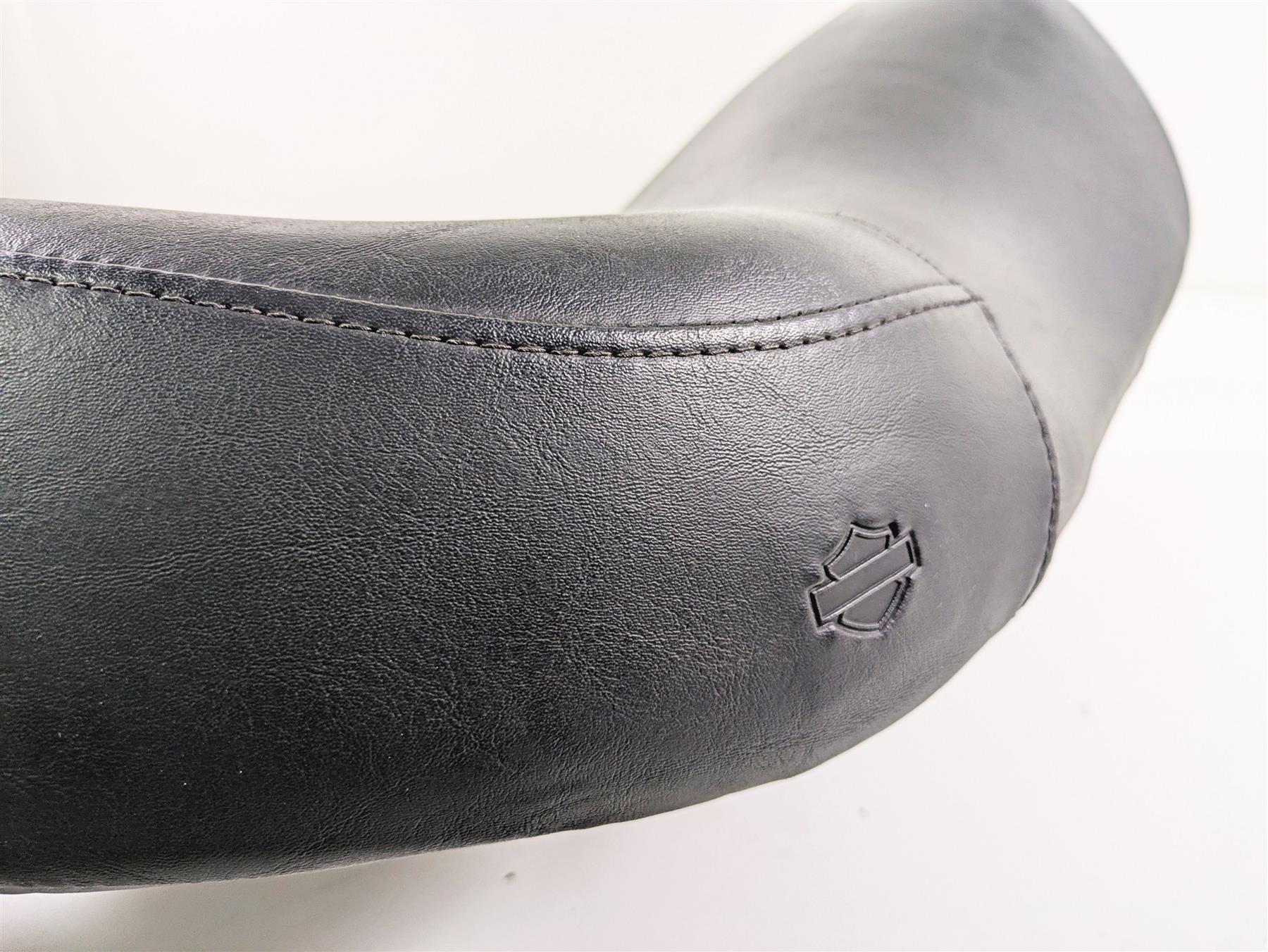 2009 Harley FXDC Dyna Super Glide Front Rear Seat Set 22531 RDW-92/61-0067 {{ shop.shopifyCountryName }} - Mototech271