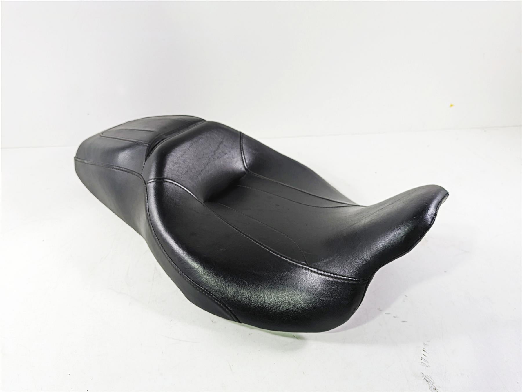 2020 Harley Touring FLHT Electra Glide Front Rider Low Seat Saddle 52000060 {{ shop.shopifyCountryName }} - Mototech271