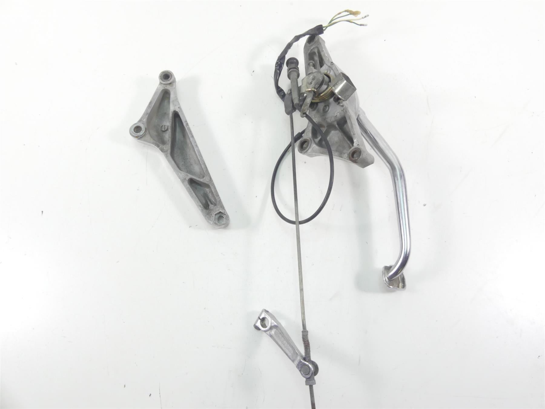 1977 Honda CB750 A Four Hondamatic Right Brake Pedal & Mounts Set 50600-393-771 {{ shop.shopifyCountryName }} - Mototech271