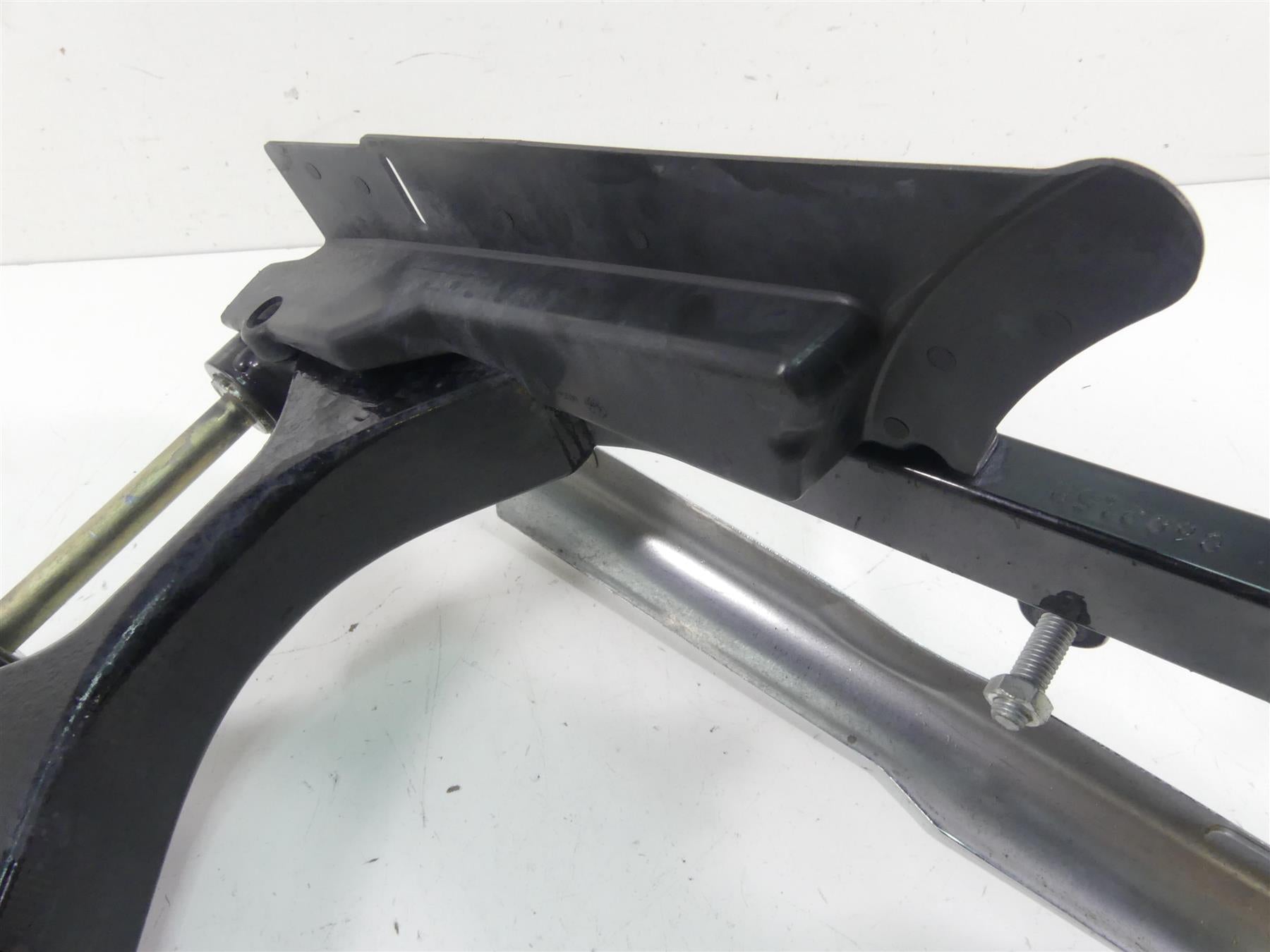 2015 Harley FXDF Dyna Fat Bob Rear Swingarm Swing Arm + Guards & Axle 47820-10 {{ shop.shopifyCountryName }} - Mototech271