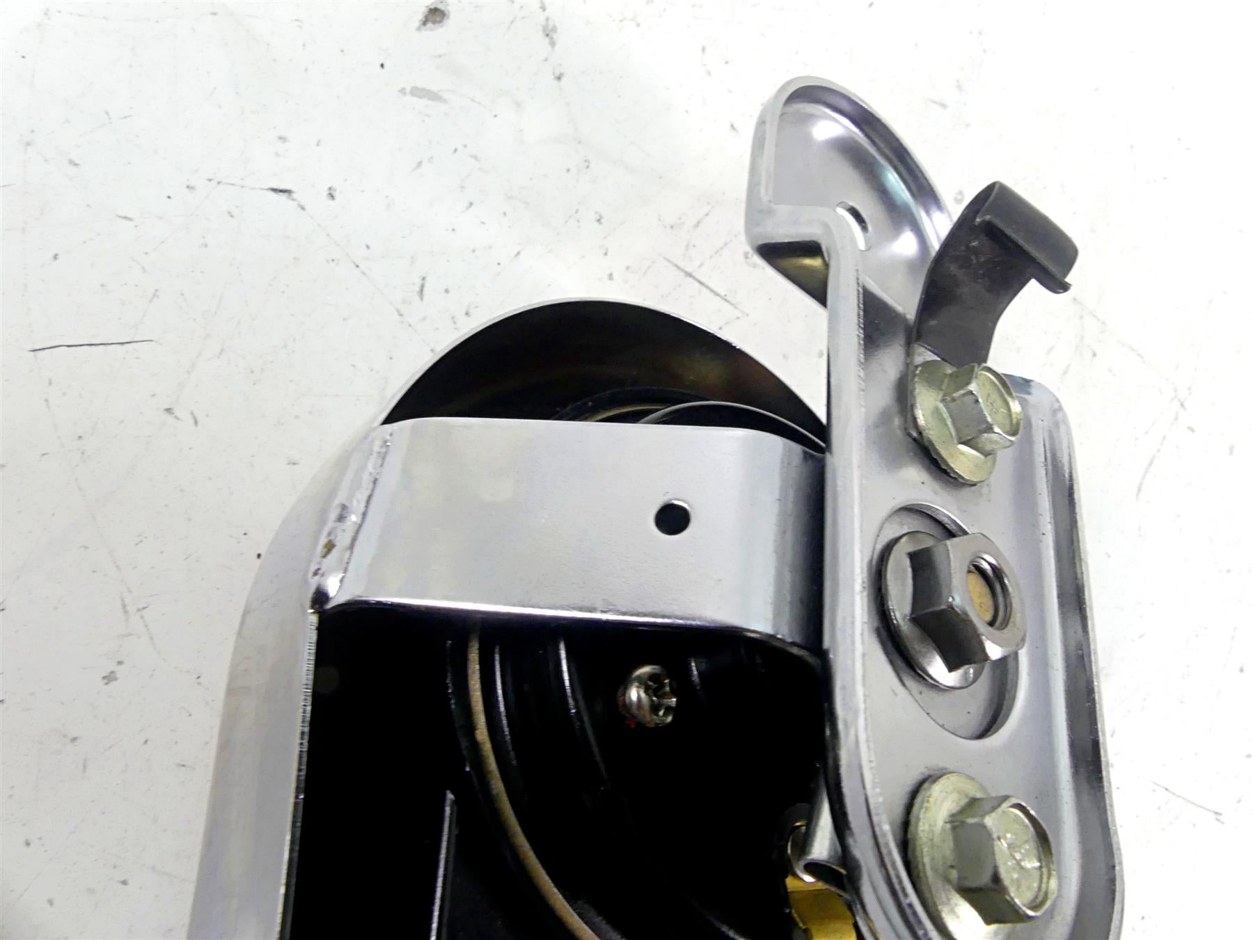 2002 Harley Touring FLHTC Electra Glide Horn & Chrome Cover 61300478A {{ shop.shopifyCountryName }} - Mototech271